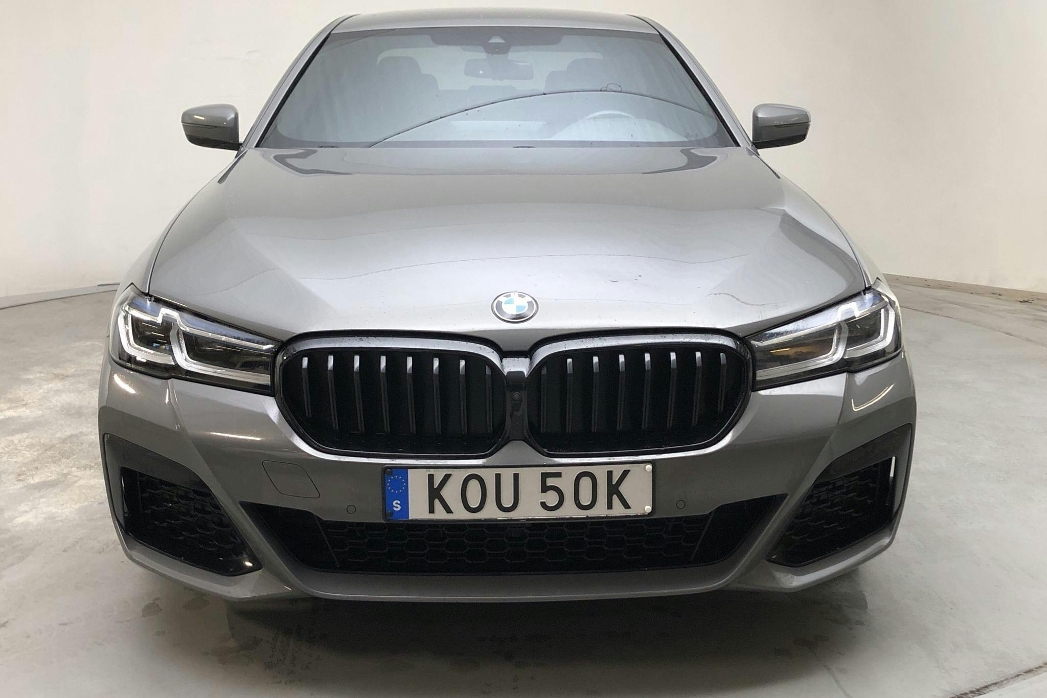 BMW 545e xDrive Sedan, G30 LCI (394hk) - 8 627 mil - Automat - grå - 2021