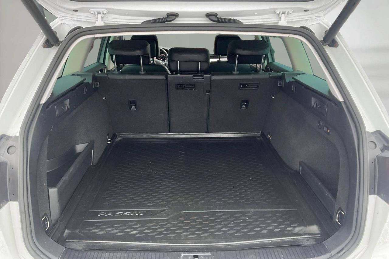 VW Passat Alltrack 2.0 TDI 4MOTION (190hk) - 256 620 km - Automatic - white - 2019