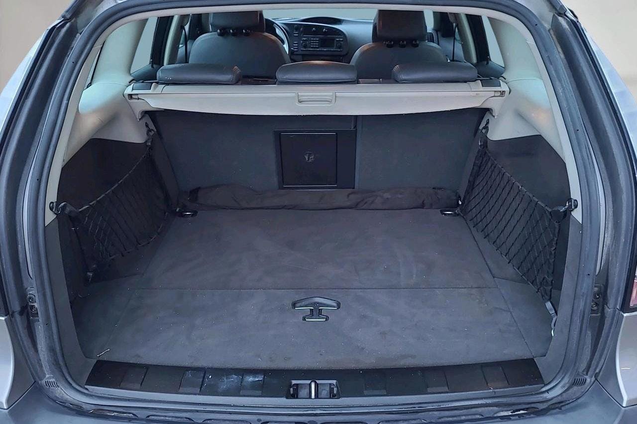 Saab 9-3 2.8T V6 Aero SportCombi (250hk) - 13 124 mil - Automat - Light Grey - 2006