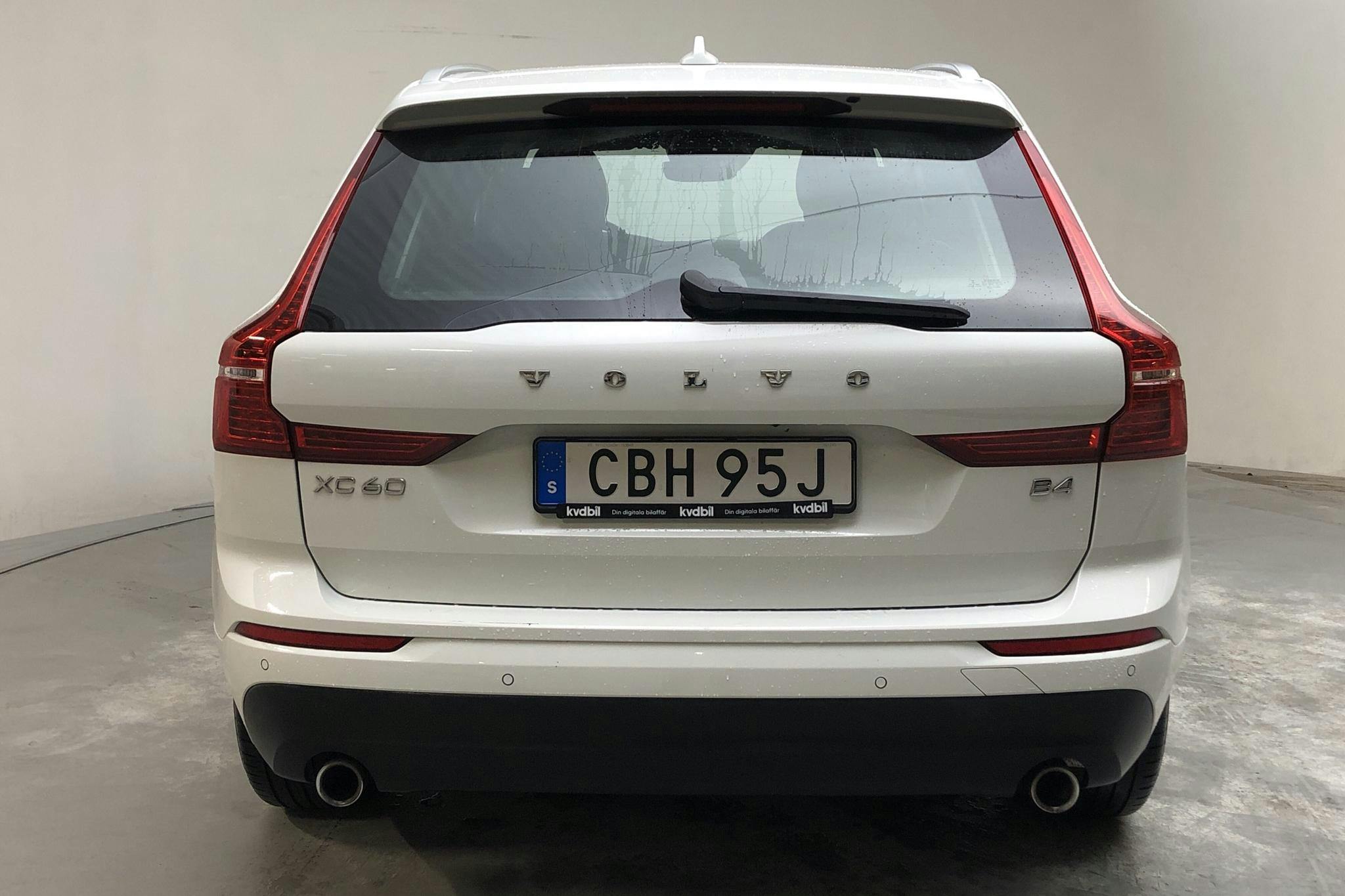Volvo XC60B4 2WD Mildhybrid, Diesel (197hk) - 10 289 mil - Automat - vit - 2021
