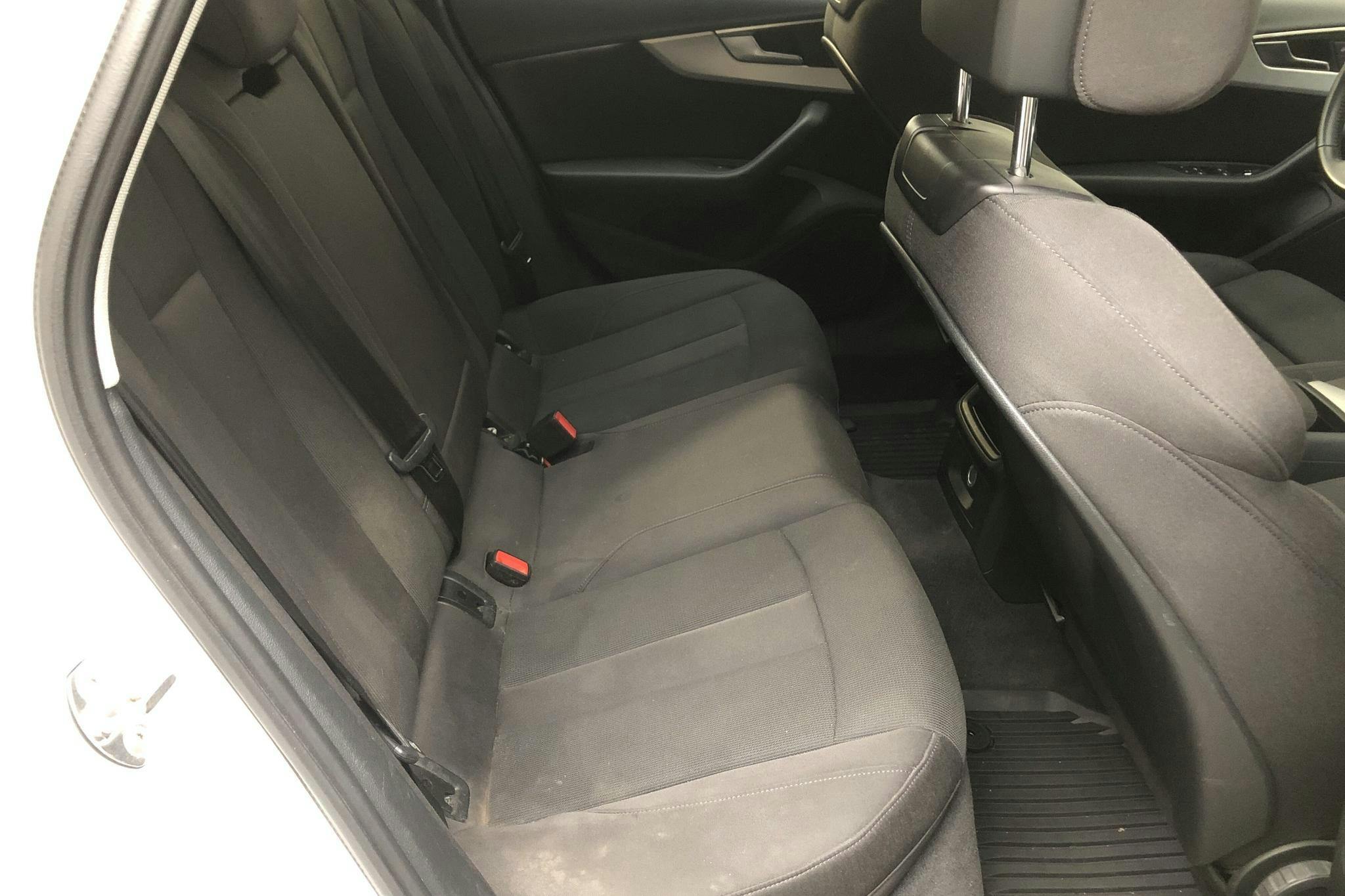 Audi A4 2.0 TDI Avant quattro (190hk) - 217 270 km - Automatic - white - 2018