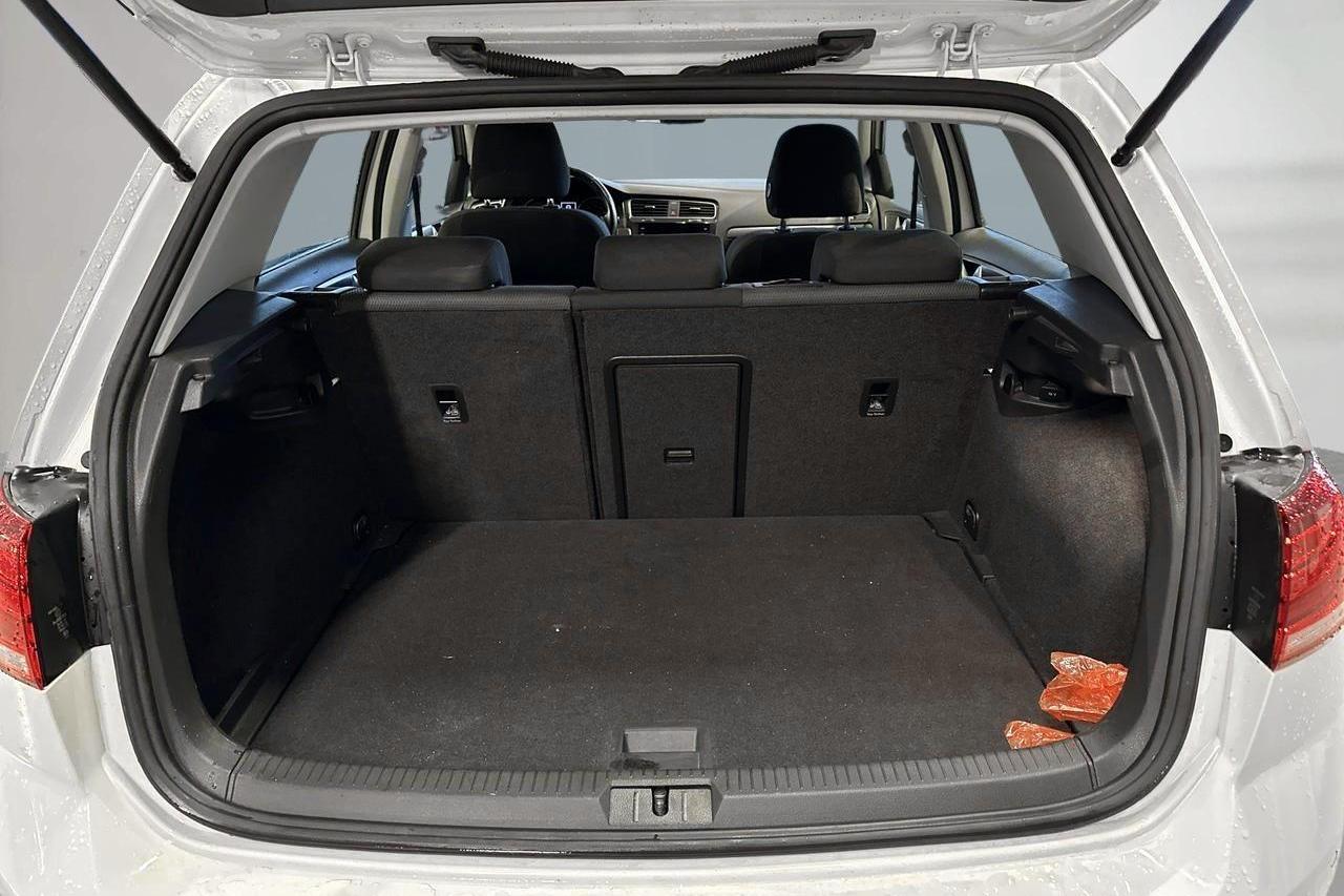 VW Golf VII 1.0 TSI 5dr (110hk) - 16 270 mil - Manuell - vit - 2018