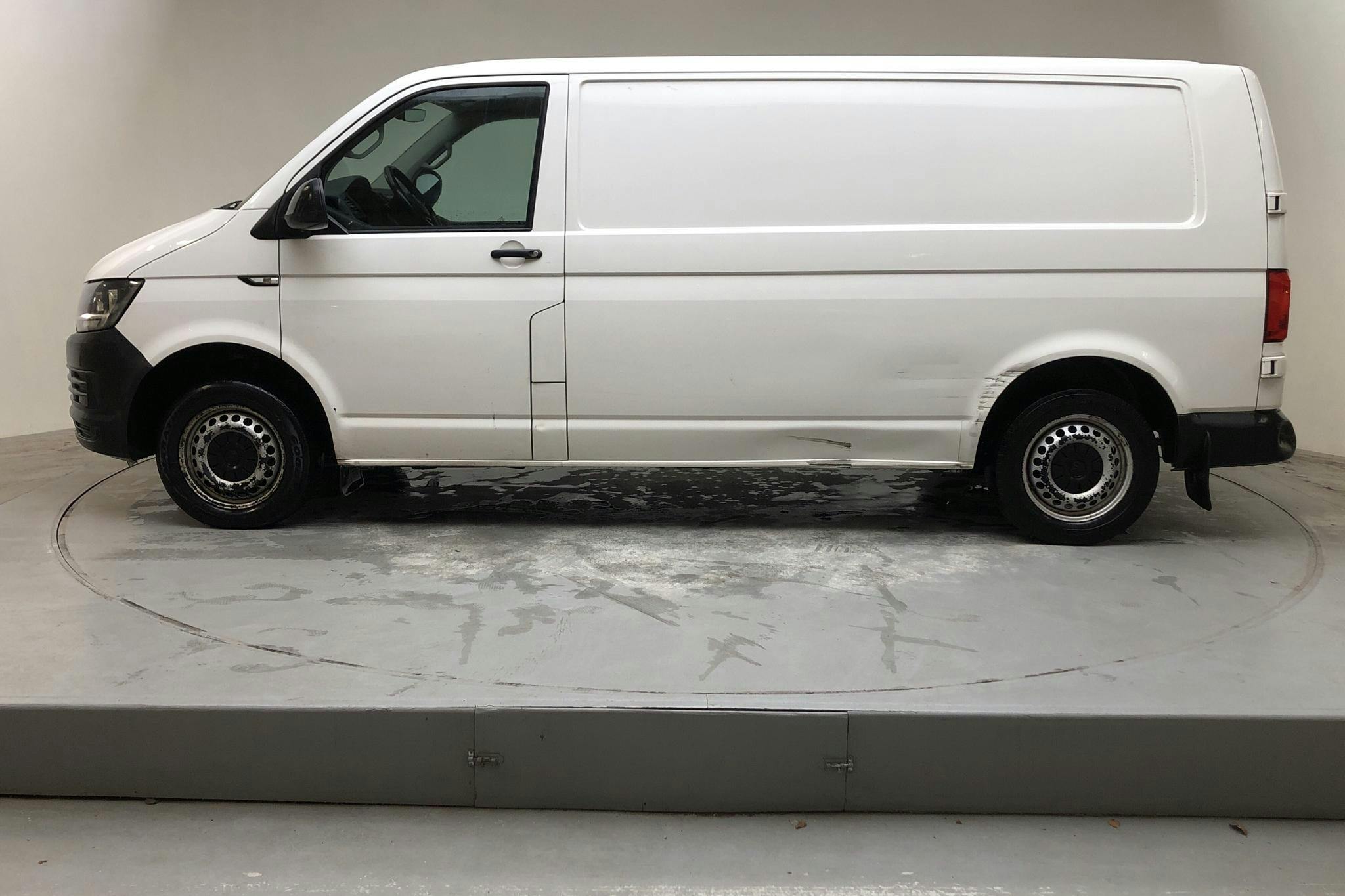 VW Transporter T6 2.0 TDI BMT Skåp (140hk) - 204 310 km - Automatic - white - 2016