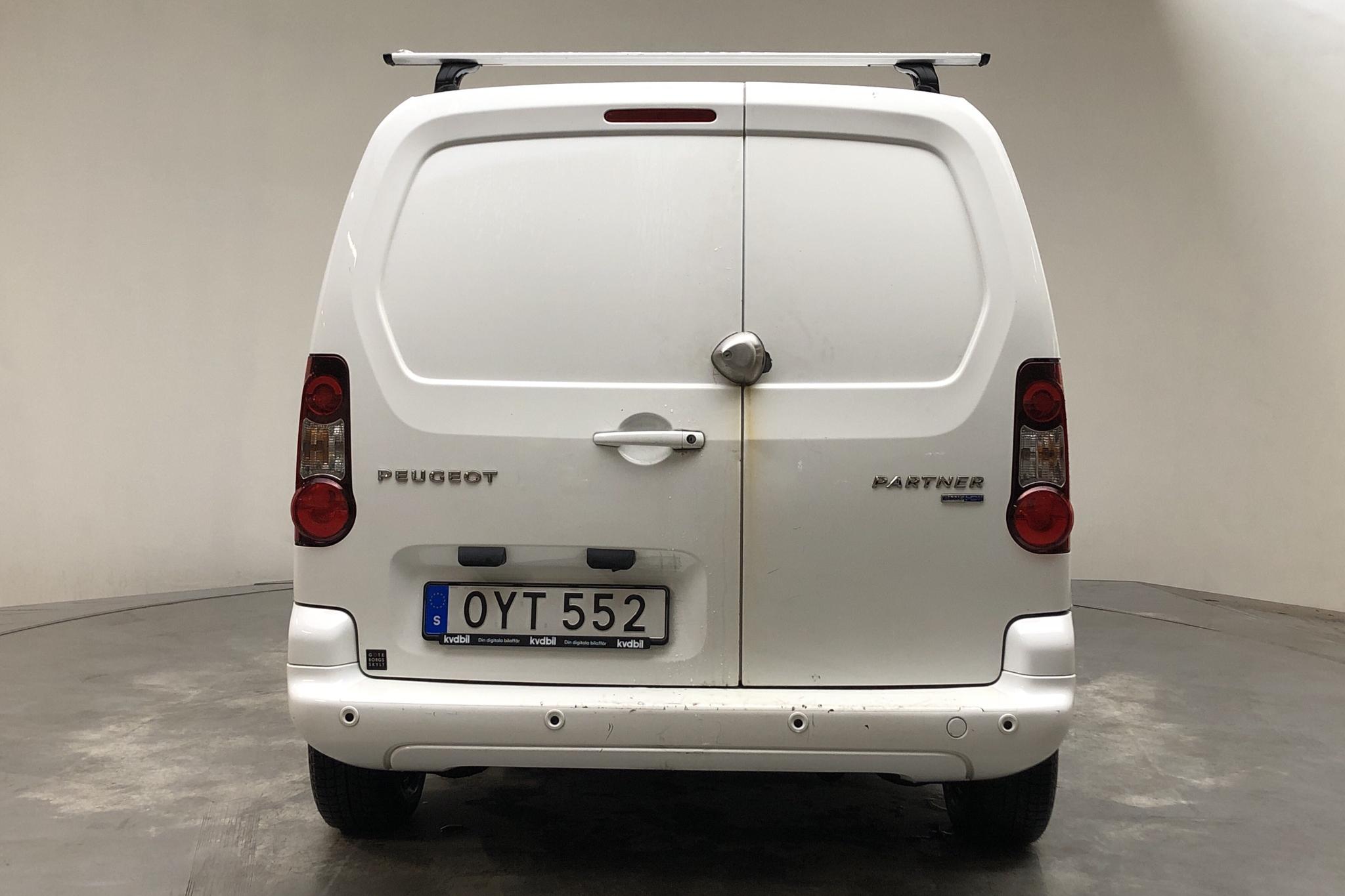 Peugeot Partner 1.6 BlueHDI Skåp (100hk) - 178 420 km - Automatic - white - 2015
