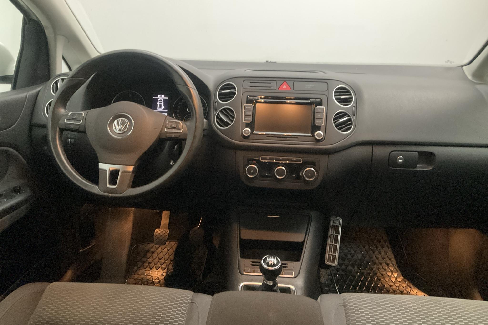 VW Golf Plus VI 1.6 TDI BlueMotion Technology Plus (105hk) - 8 161 mil - Manuell - vit - 2012