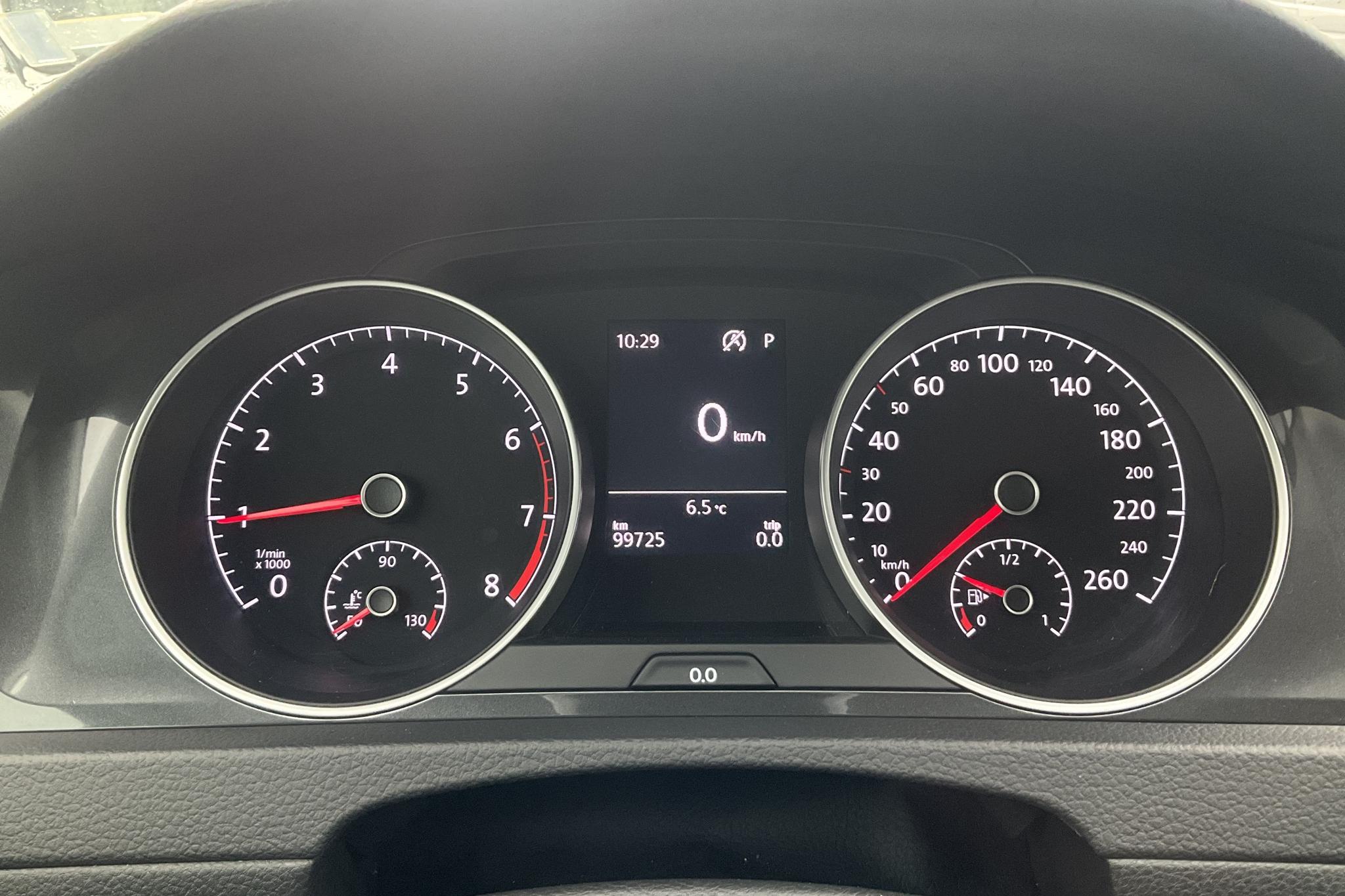 VW Golf VII 1.0 TSI Sportscombi (110hk) - 9 973 mil - Automat - silver - 2017