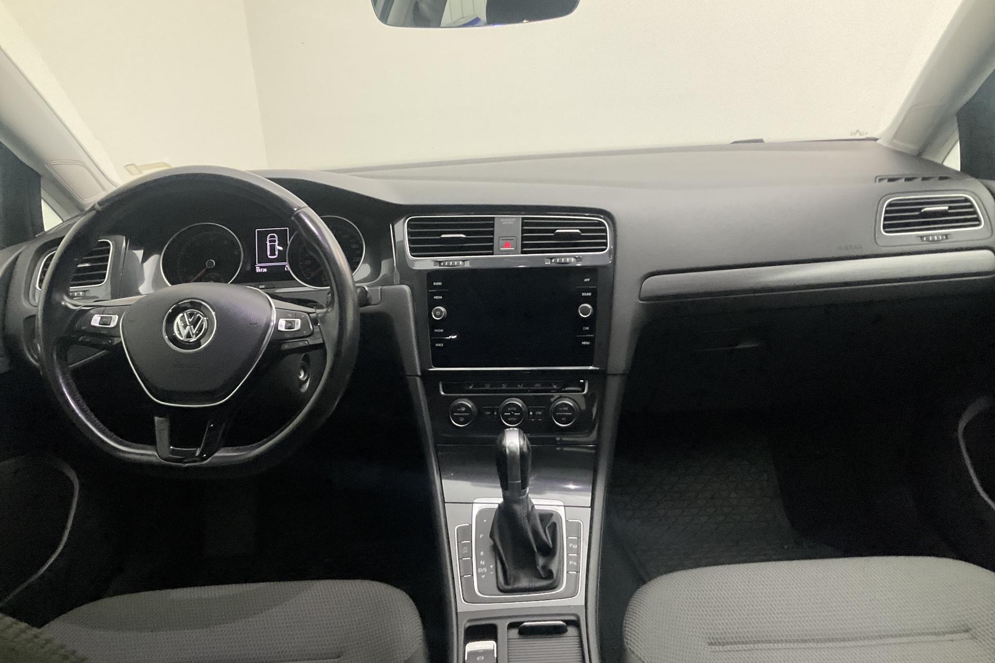 VW Golf VII 1.0 TSI Sportscombi (110hk) - 99 730 km - Automatic - silver - 2017
