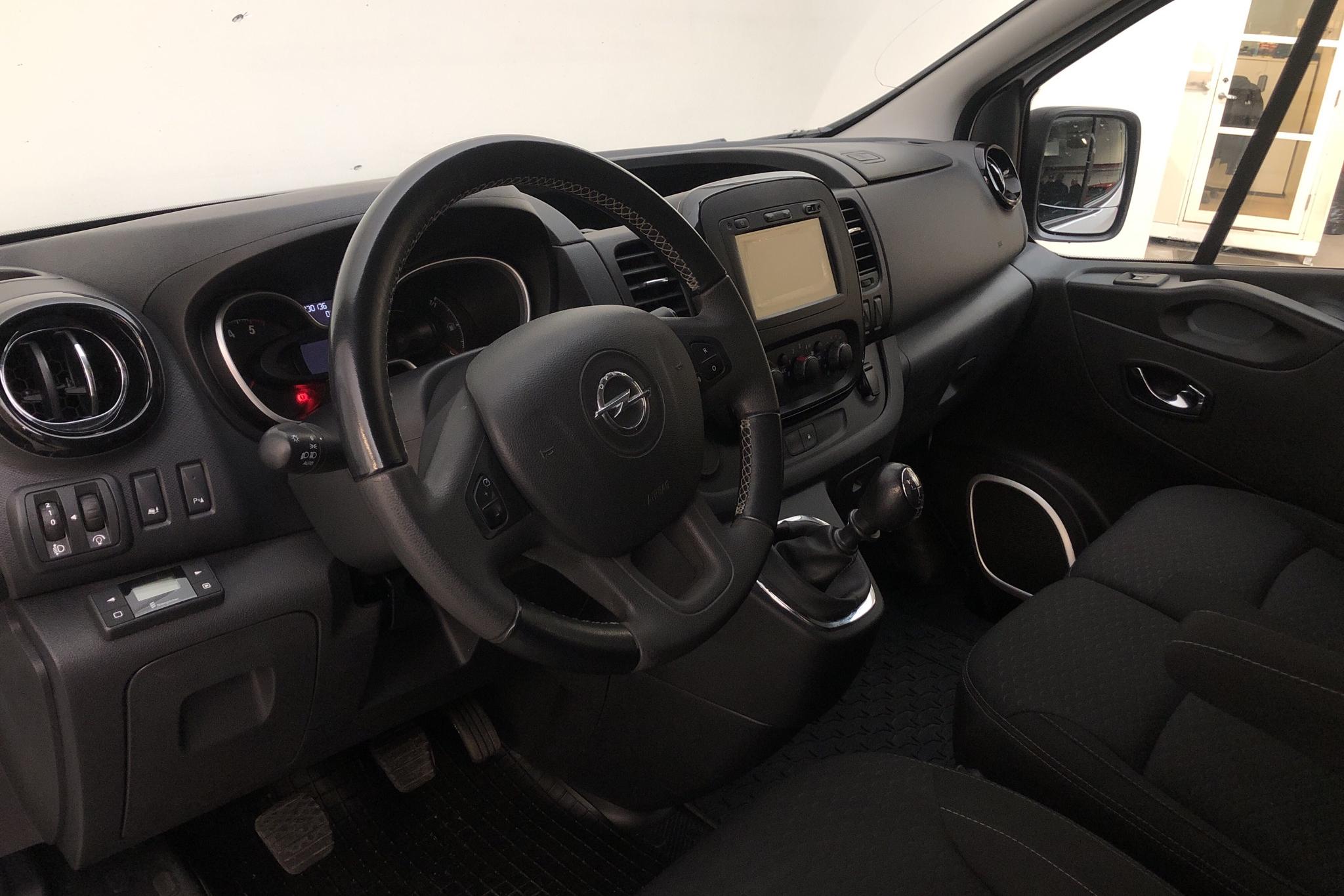 Opel Vivaro 1.6 BITURBO (125hk) - 23 013 mil - Manuell - vit - 2018