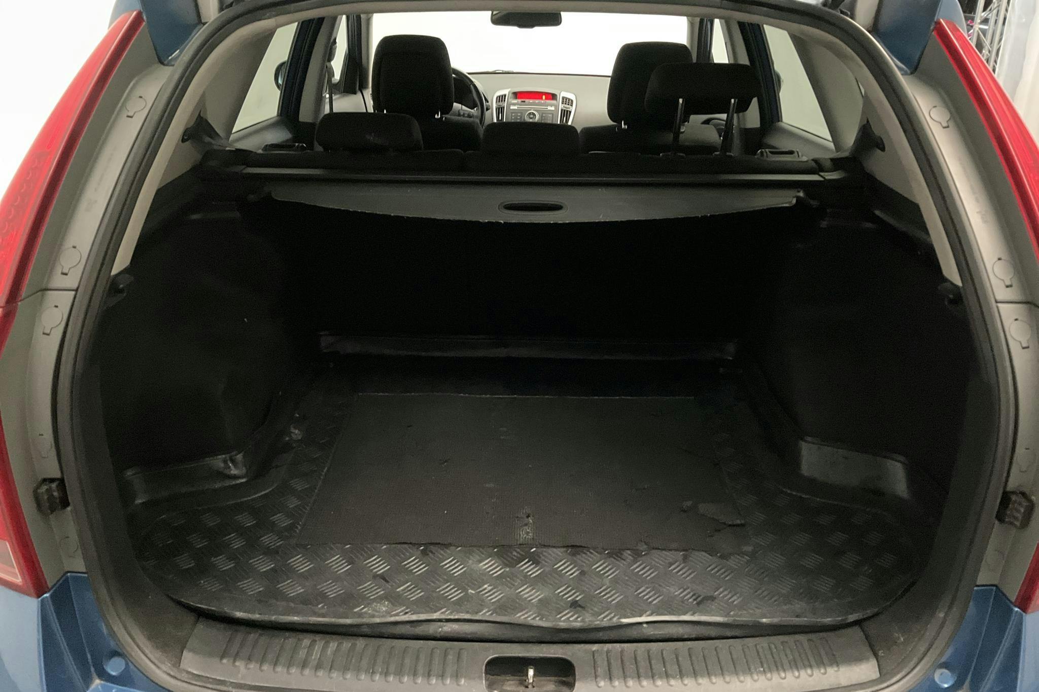 KIA Cee'd 1.6 CRDi SW (128hk) - 150 020 km - Manual - blue - 2011