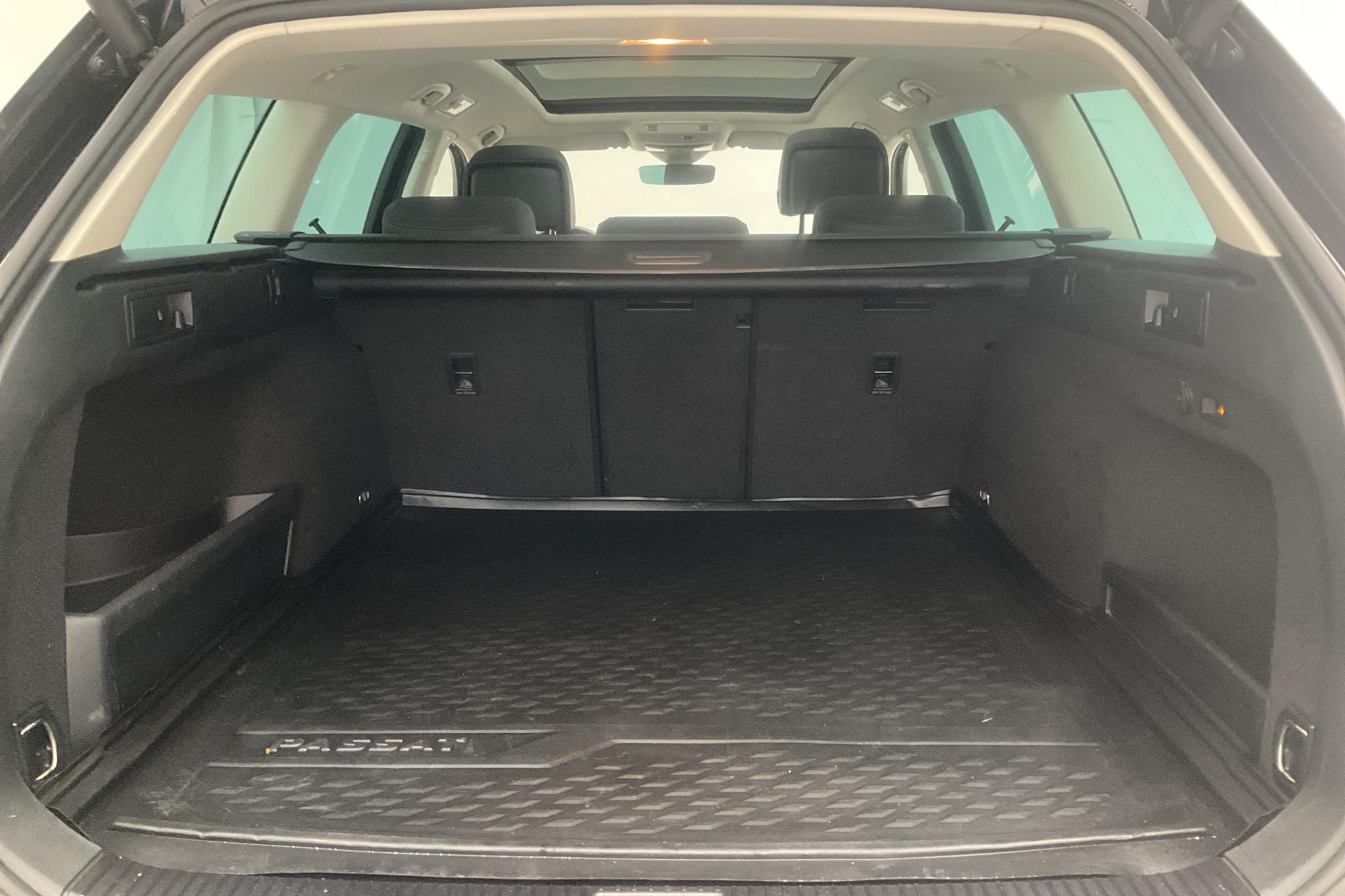 VW Passat 1.4 Plug-in-Hybrid Sportscombi (218hk) - 144 620 km - Automatic - black - 2018