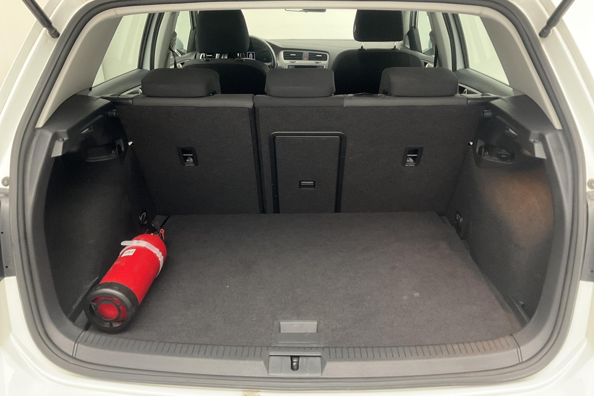 VW Golf VII 1.4 TGI 5dr (110hk) - 11 156 mil - Automat - vit - 2017