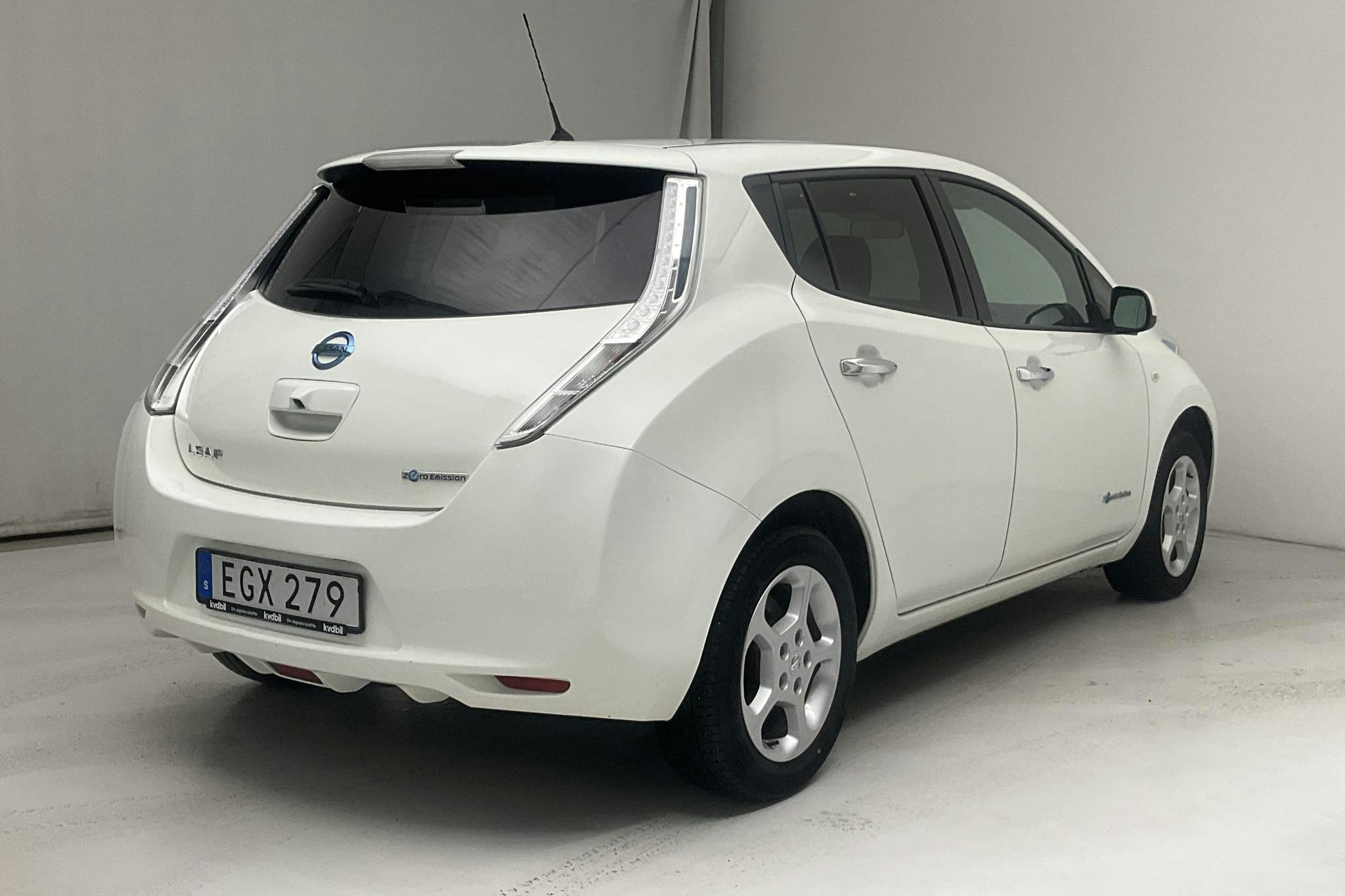 Nissan LEAF 5dr (109hk) - 29 270 km - Automatic - white - 2017