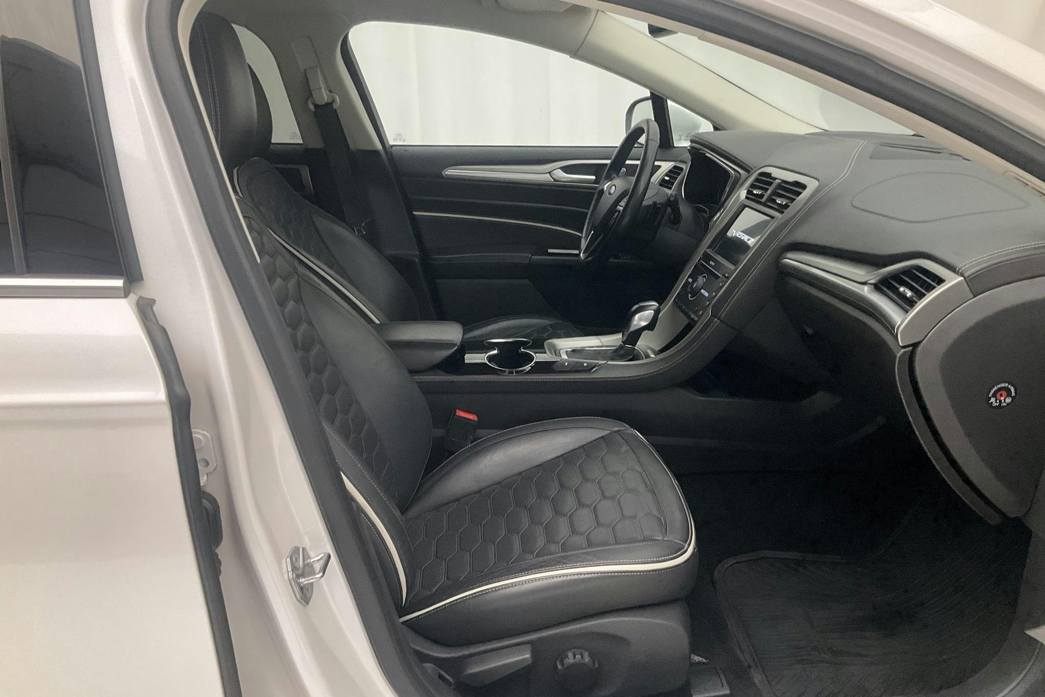 Ford Mondeo 2.0 TDCi Kombi (210hk) - 148 400 km - Automatic - white - 2017