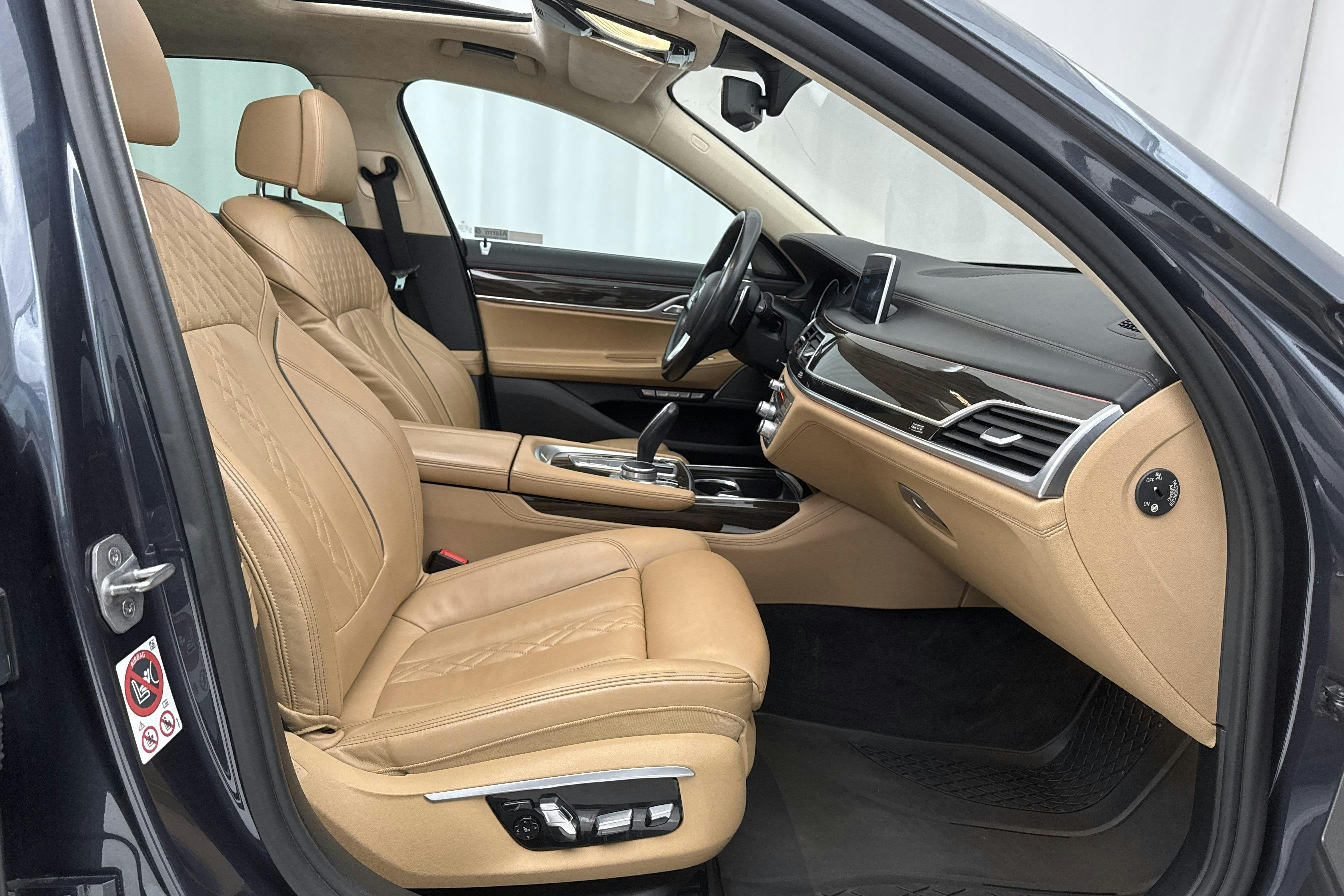 BMW 730d xDrive Sedan, G11 (265hk) - 179 330 km - Automatyczna - szary - 2016