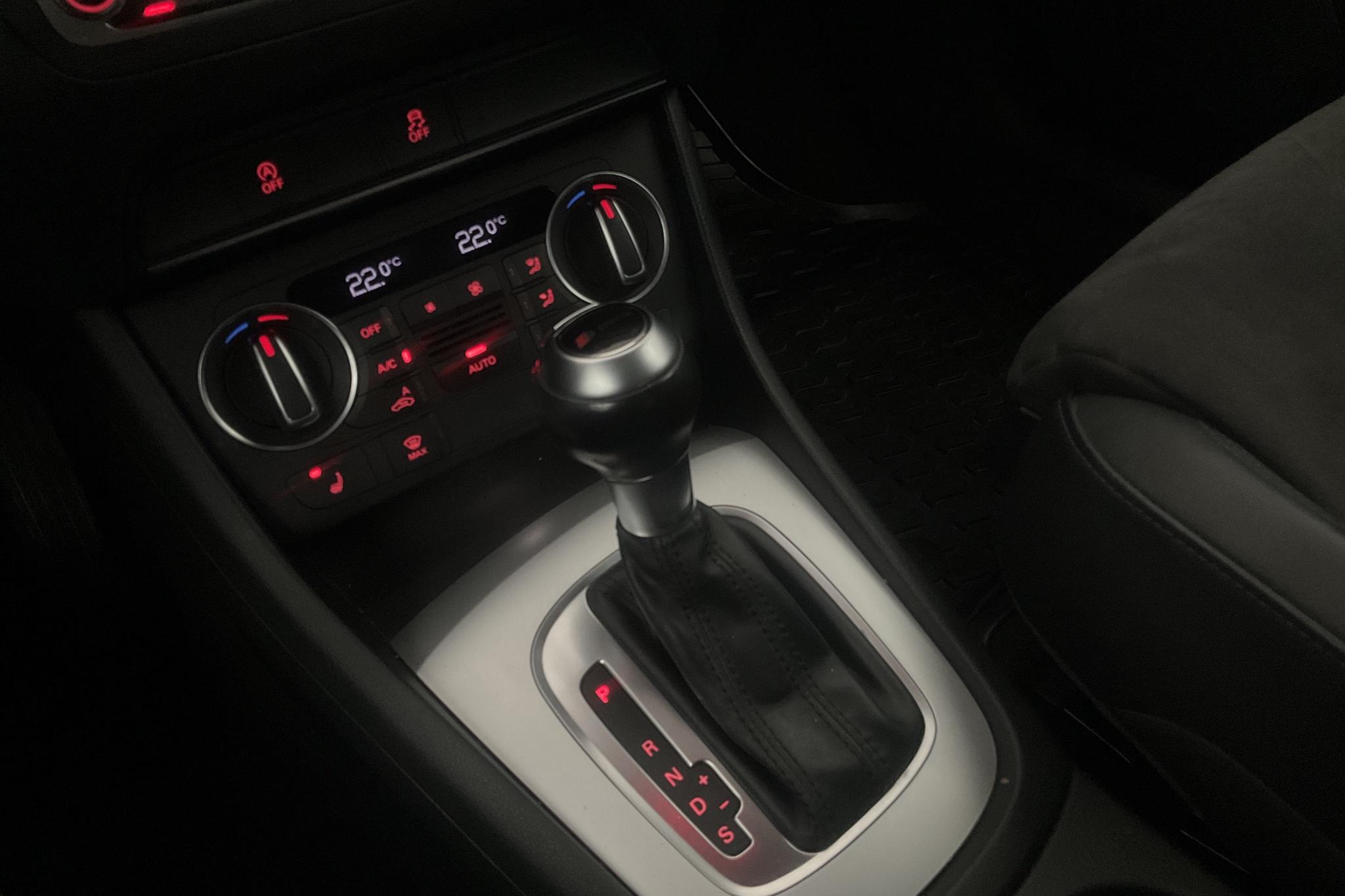 Audi Q3 2.0 TDI quattro (150hk) - 140 850 km - Automatic - gray - 2016
