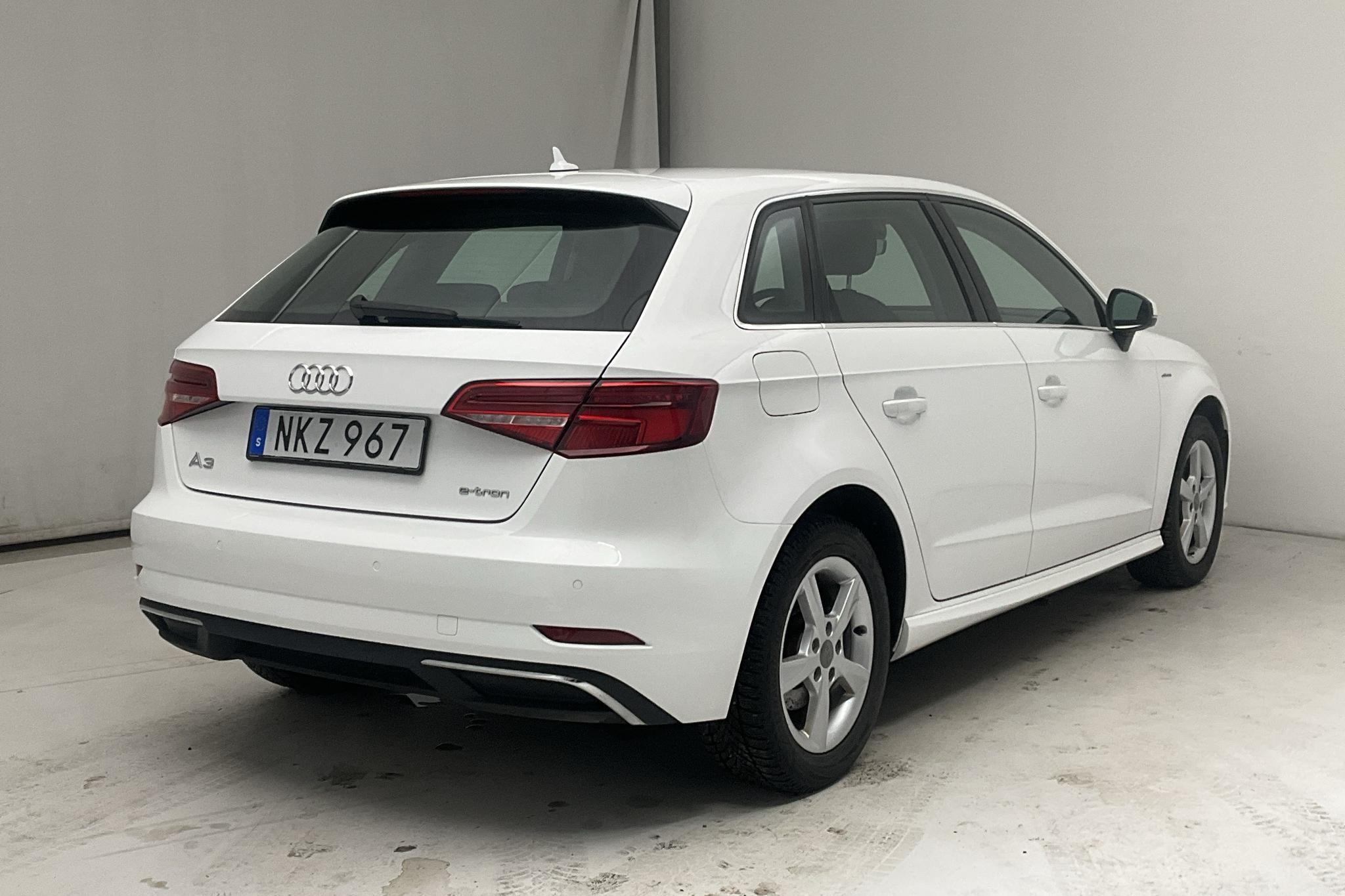 Audi A3 1.4 TFSI e-tron Sportback (150hk) - 7 139 mil - Automat - vit - 2018