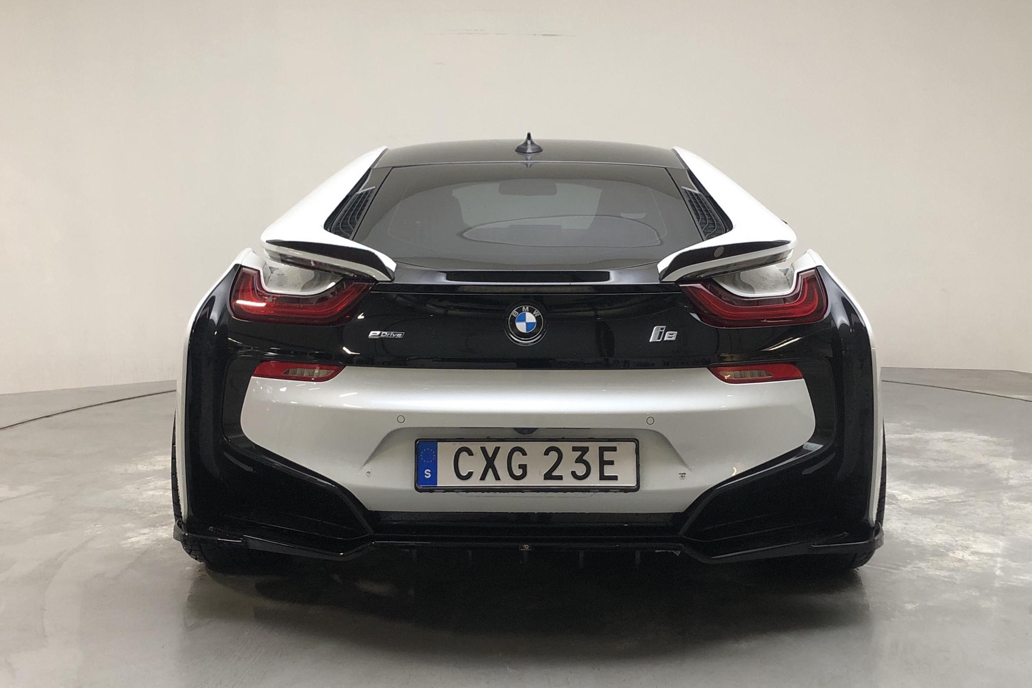 BMW i8, I12 (374hk) - 8 220 mil - Automat - vit - 2016