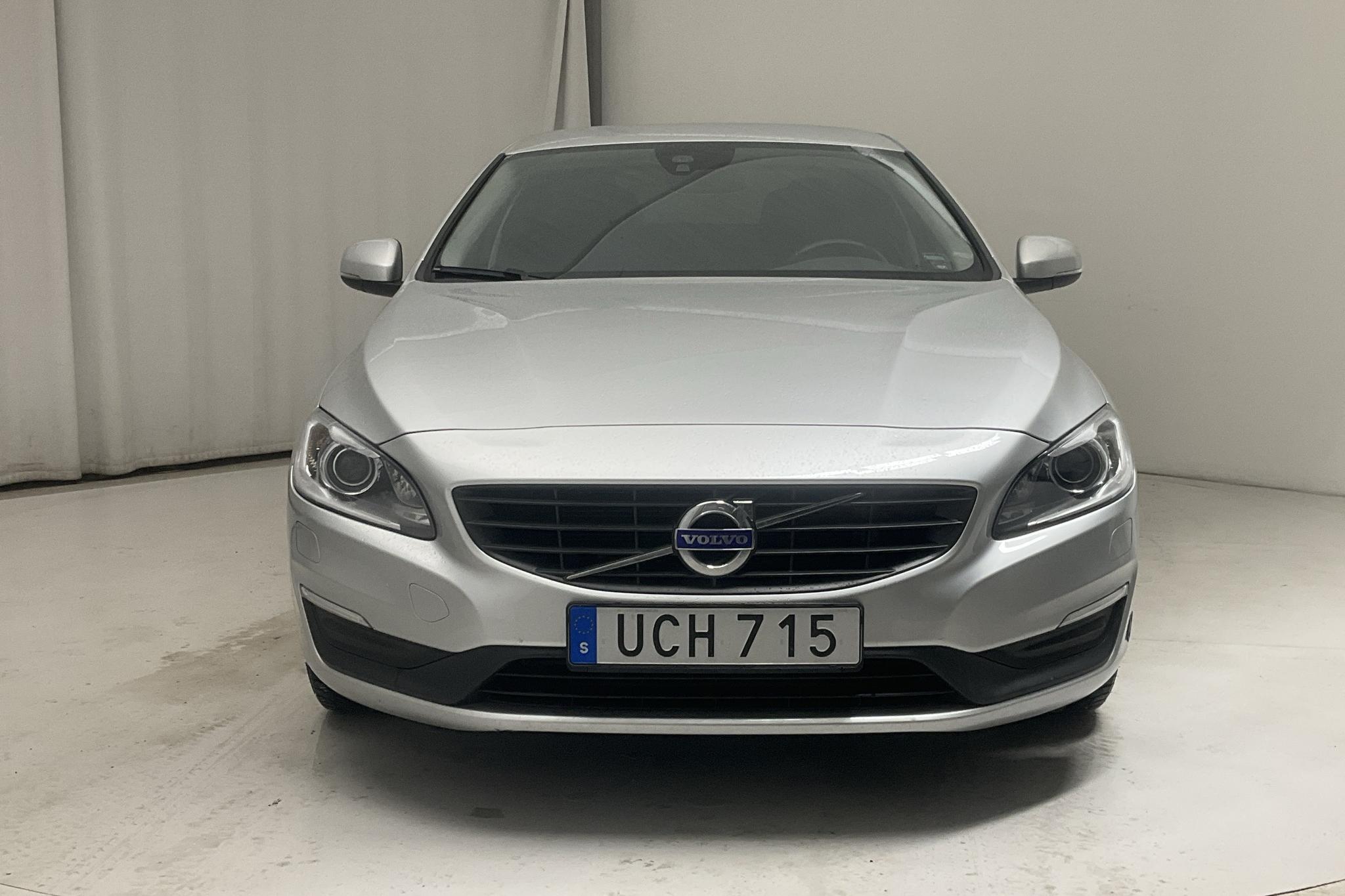 Volvo S60 T3 (152hk) - 4 736 mil - Automat - silver - 2018