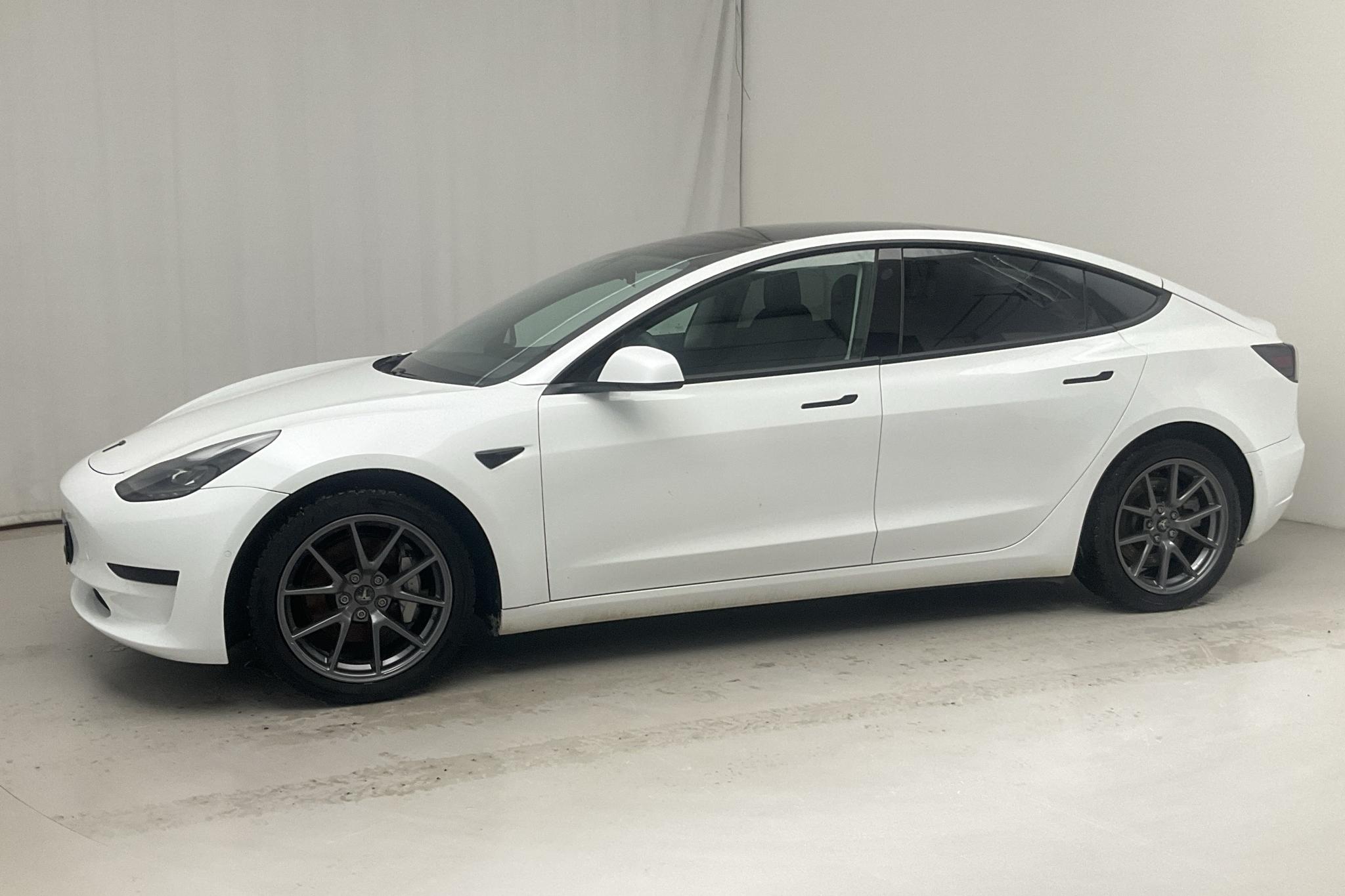 Tesla Model 3 Standard Range RWD - 6 792 mil - Automat - vit - 2021