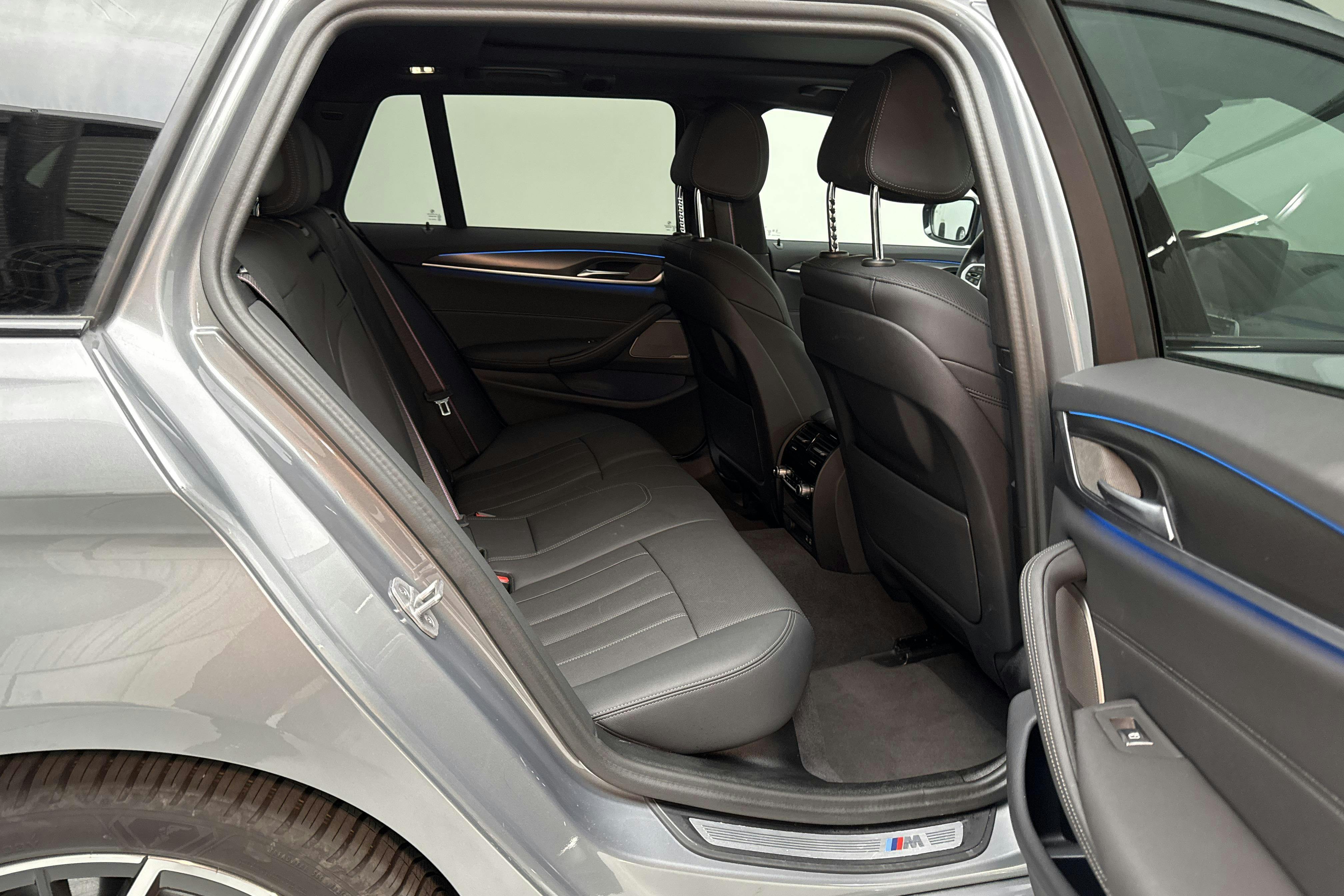 BMW 530e xDrive Touring, G31 12kWh LCI (292hk) - 25 380 km - Automaatne - hall - 2023