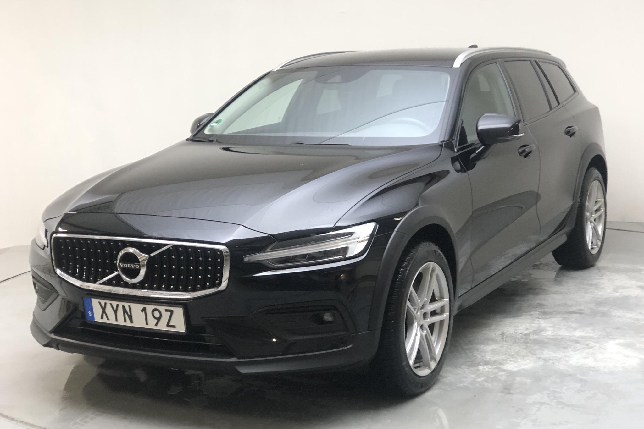 Begagnad Volvo V60 B4 Cross Country AWD Mildhybrid, Diesel | Kvd.se