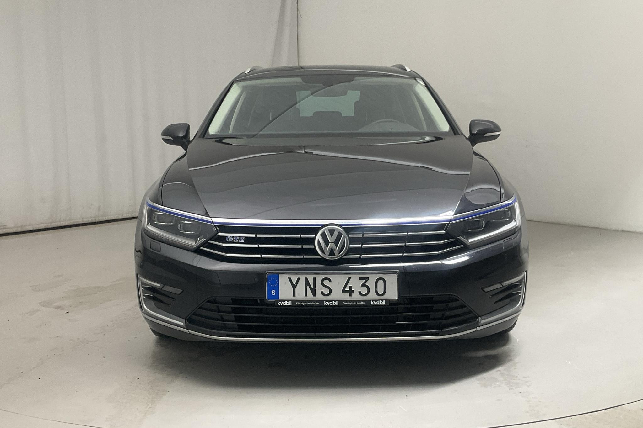 VW Passat 1.4 Plug-in-Hybrid Sportscombi (218hk) - 15 566 mil - Automat - svart - 2018