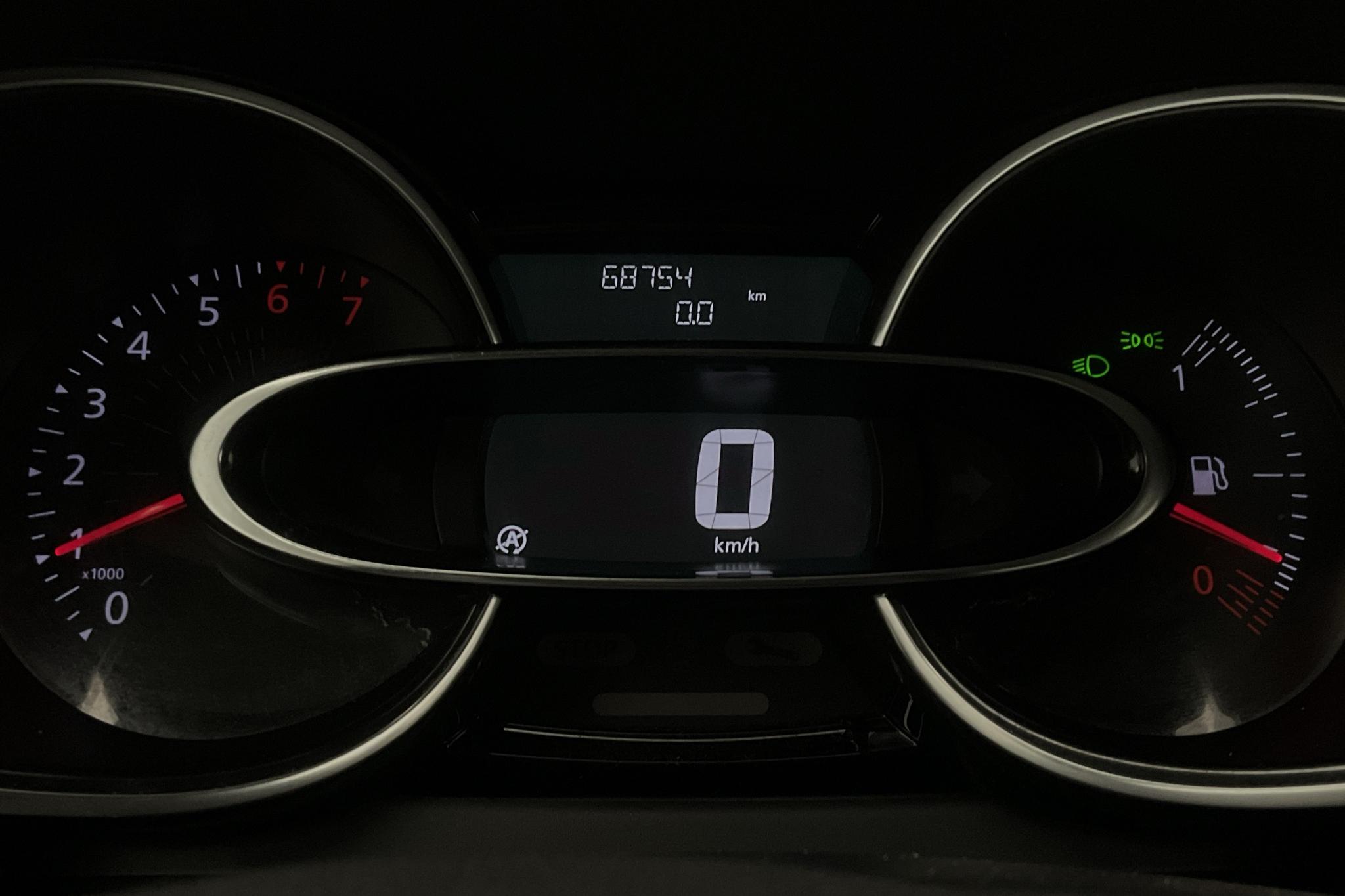 Renault Clio IV 0.9 TCe 90 5dr (90hk) - 6 875 mil - Manuell - röd - 2019