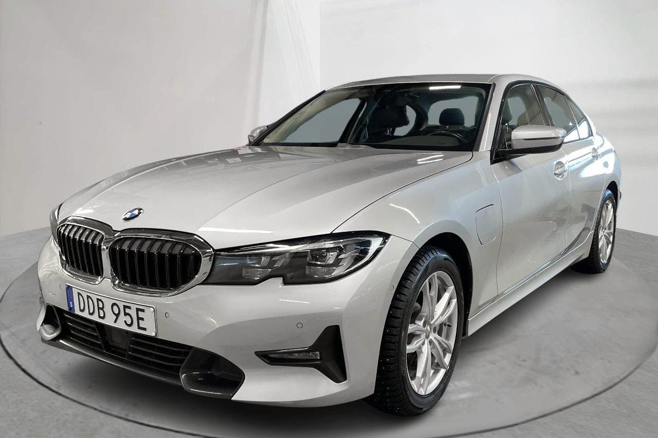 used-bmw-330e-sedan-g20-111-260-km-184-hp-135-kw-kvdcars