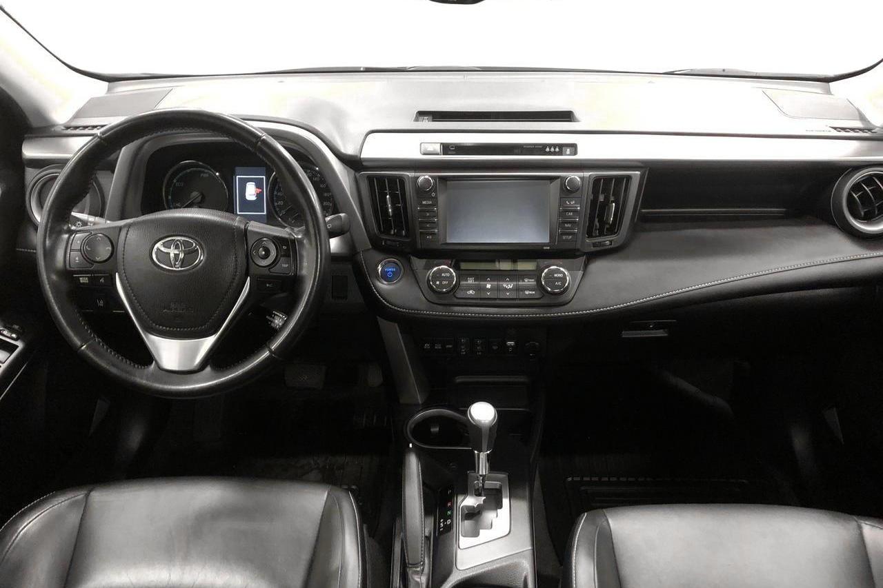 Toyota RAV4 2.5 HSD AWD (197hk) - 14 726 mil - Automat - vit - 2016