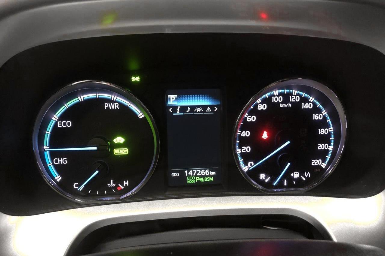 Toyota RAV4 2.5 HSD AWD (197hk) - 14 726 mil - Automat - vit - 2016