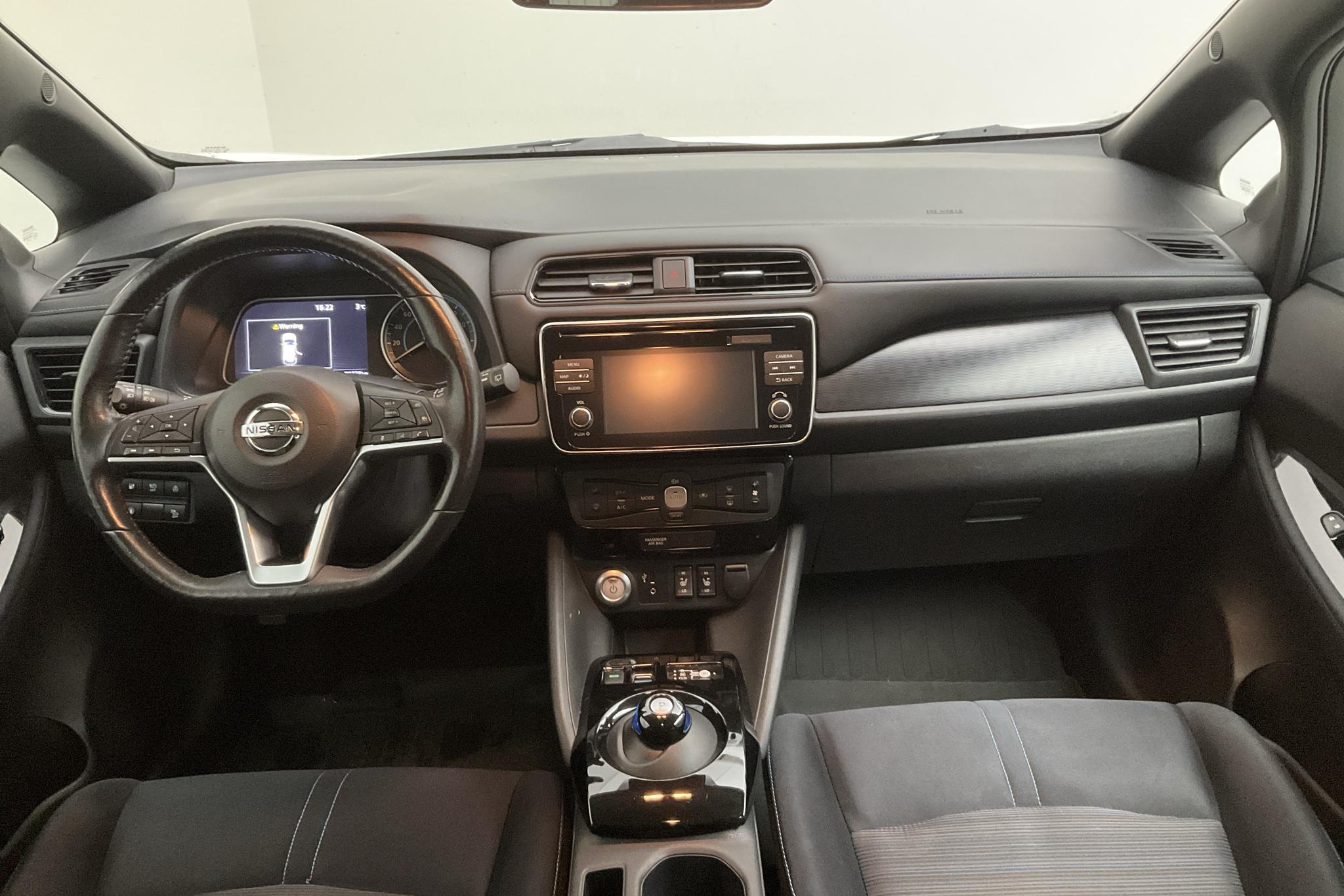 Nissan LEAF 5dr 39 kWh (150hk) - 7 978 mil - Automat - vit - 2019