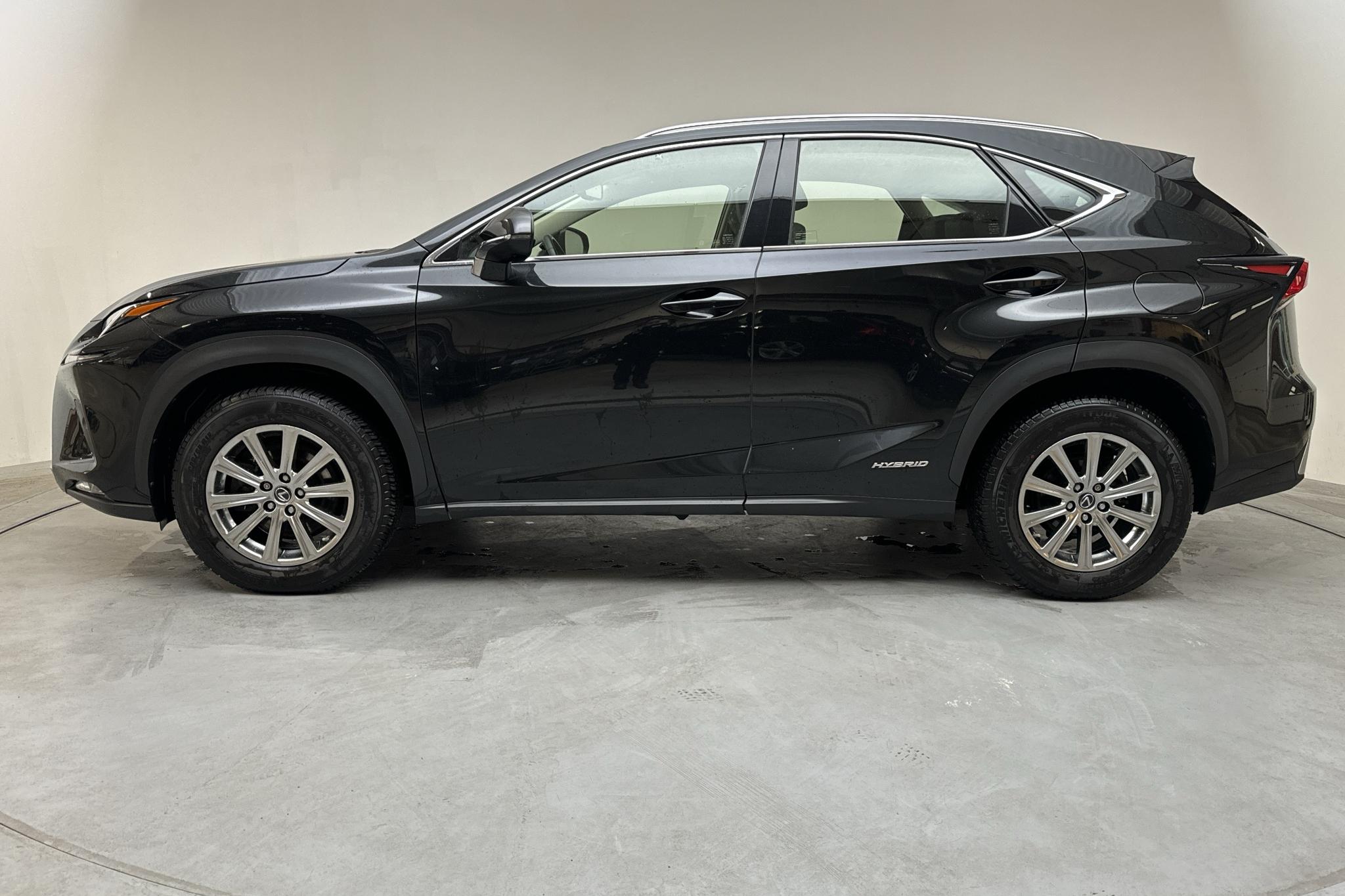 Lexus NX 300h AWD (197hk) - 75 780 km - Automatic - black - 2019