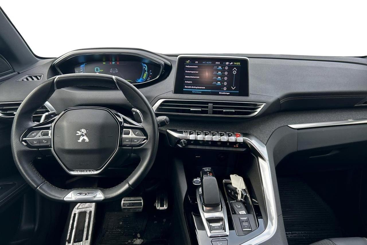 Peugeot 3008 1.6 Plug-in Hybrid 4 (300hk) - 3 862 mil - Automat - vit - 2021
