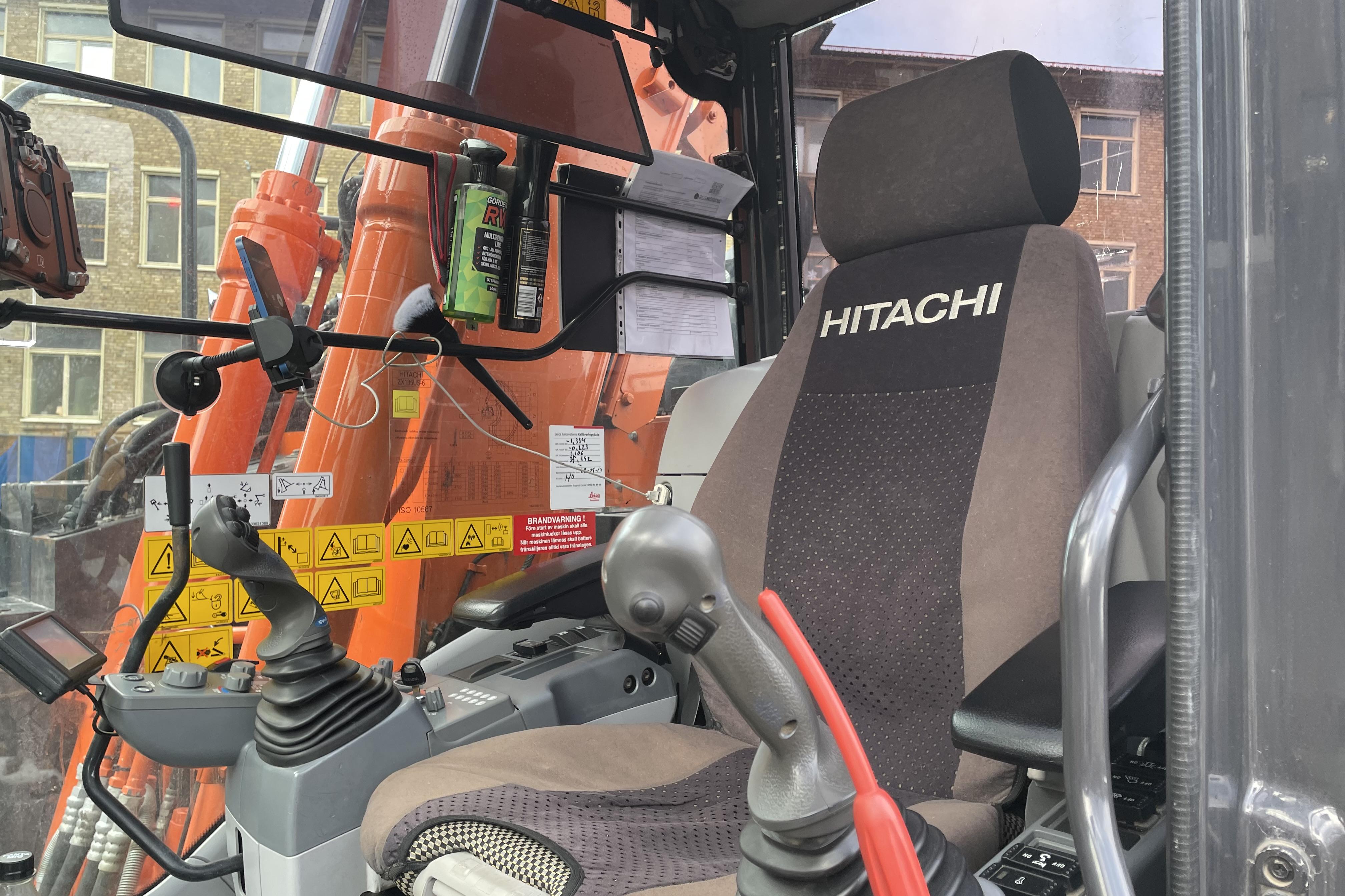 Hitachi ZX135US – 6 -  - 2018