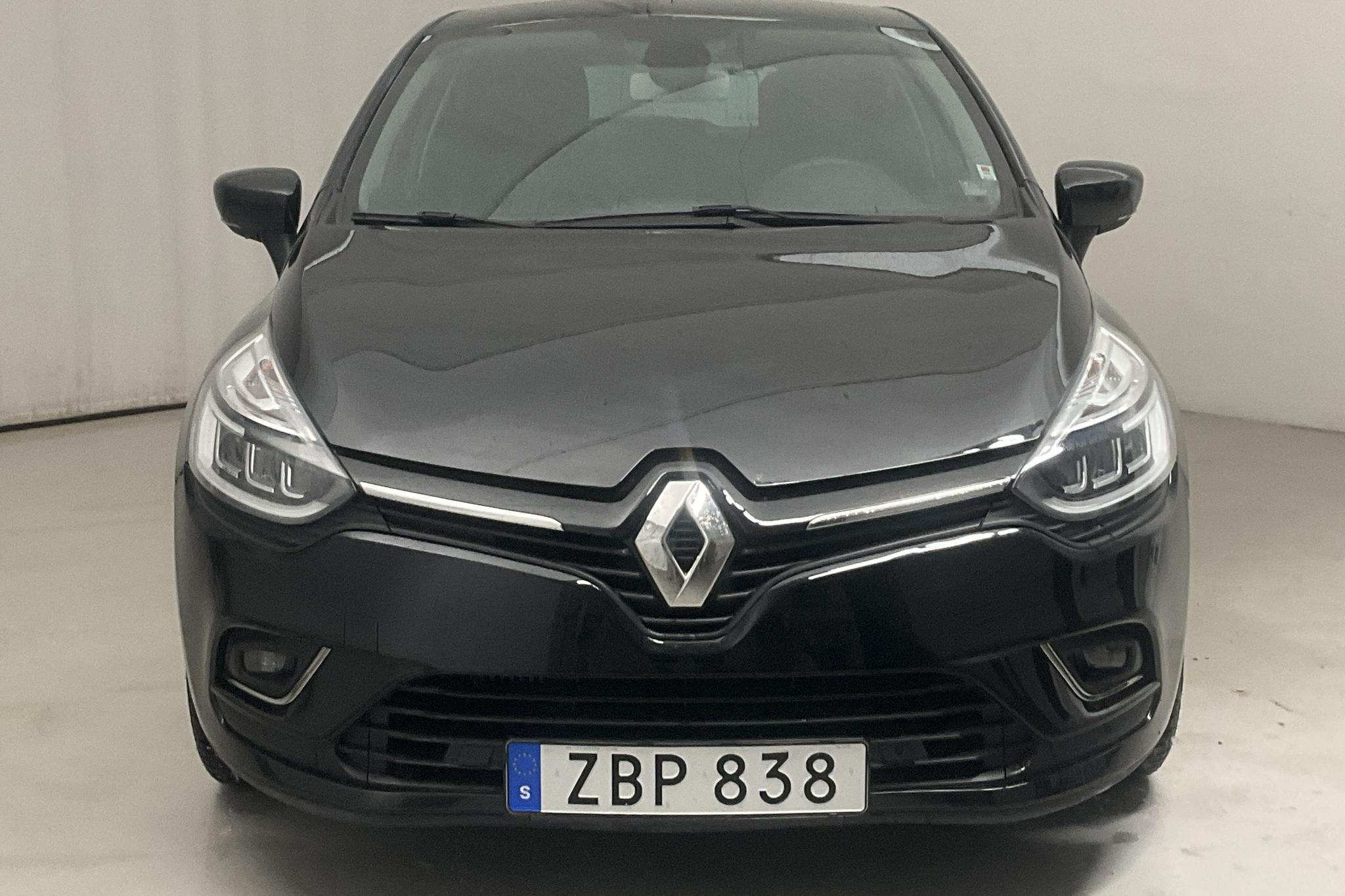 Renault Clio IV 0.9 TCe 90 5dr (90hk) - 2 664 mil - Manuell - svart - 2019