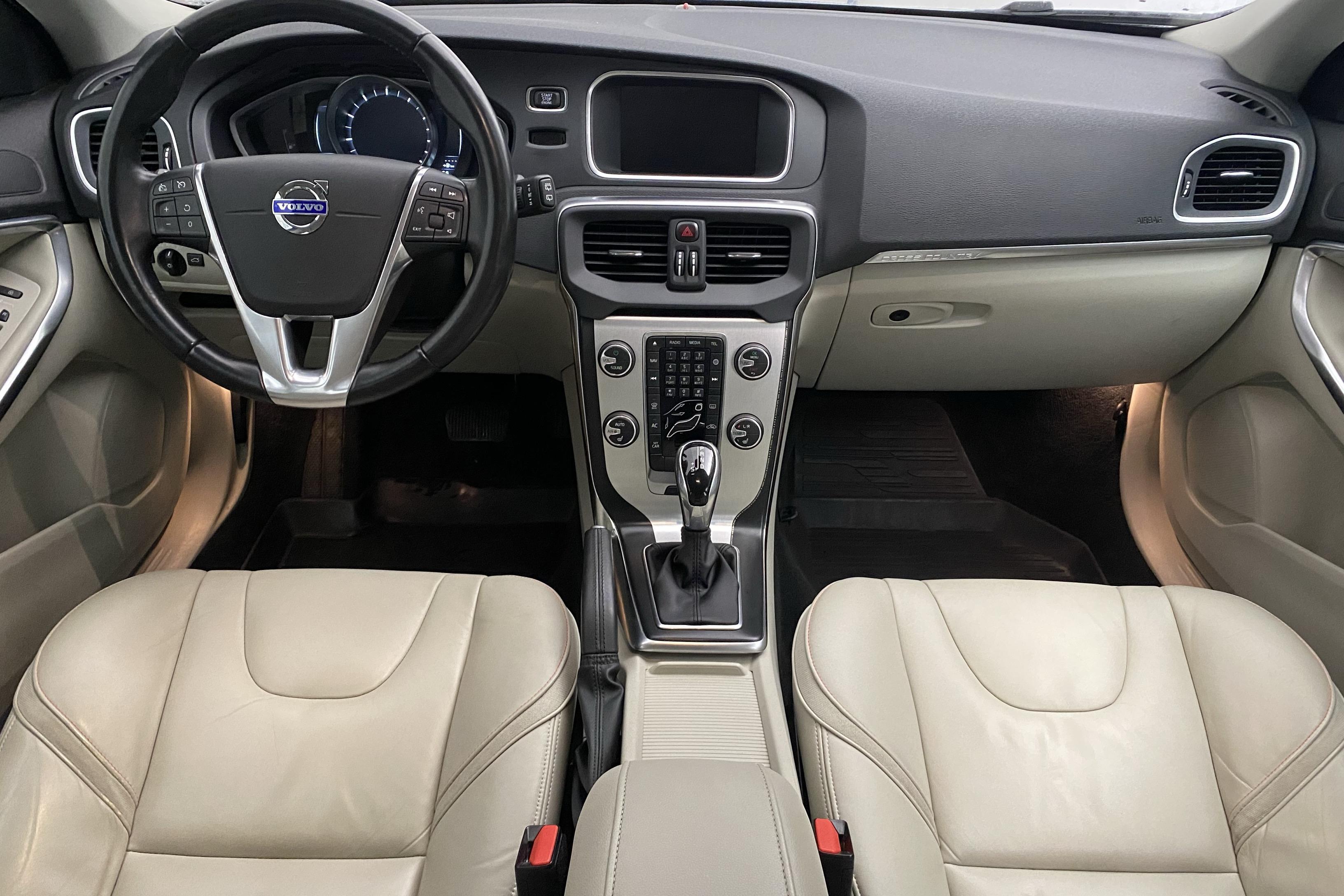 Volvo V40 Cross Country T4 AWD (180hk) - 10 336 mil - Automat - blå - 2015