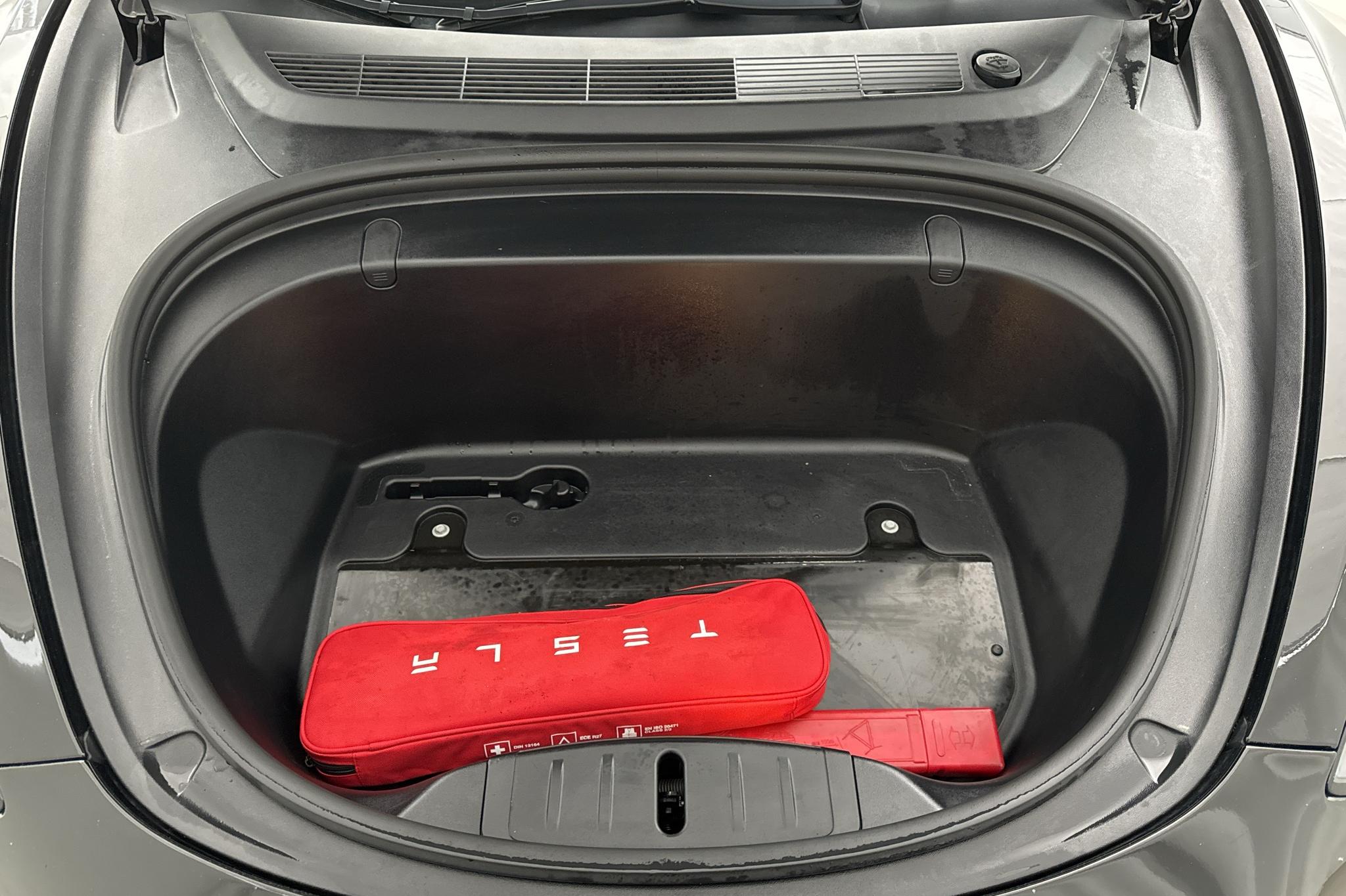 Tesla Model 3 Long Range Dual Motor AWD - 115 170 km - Automaatne - must - 2019