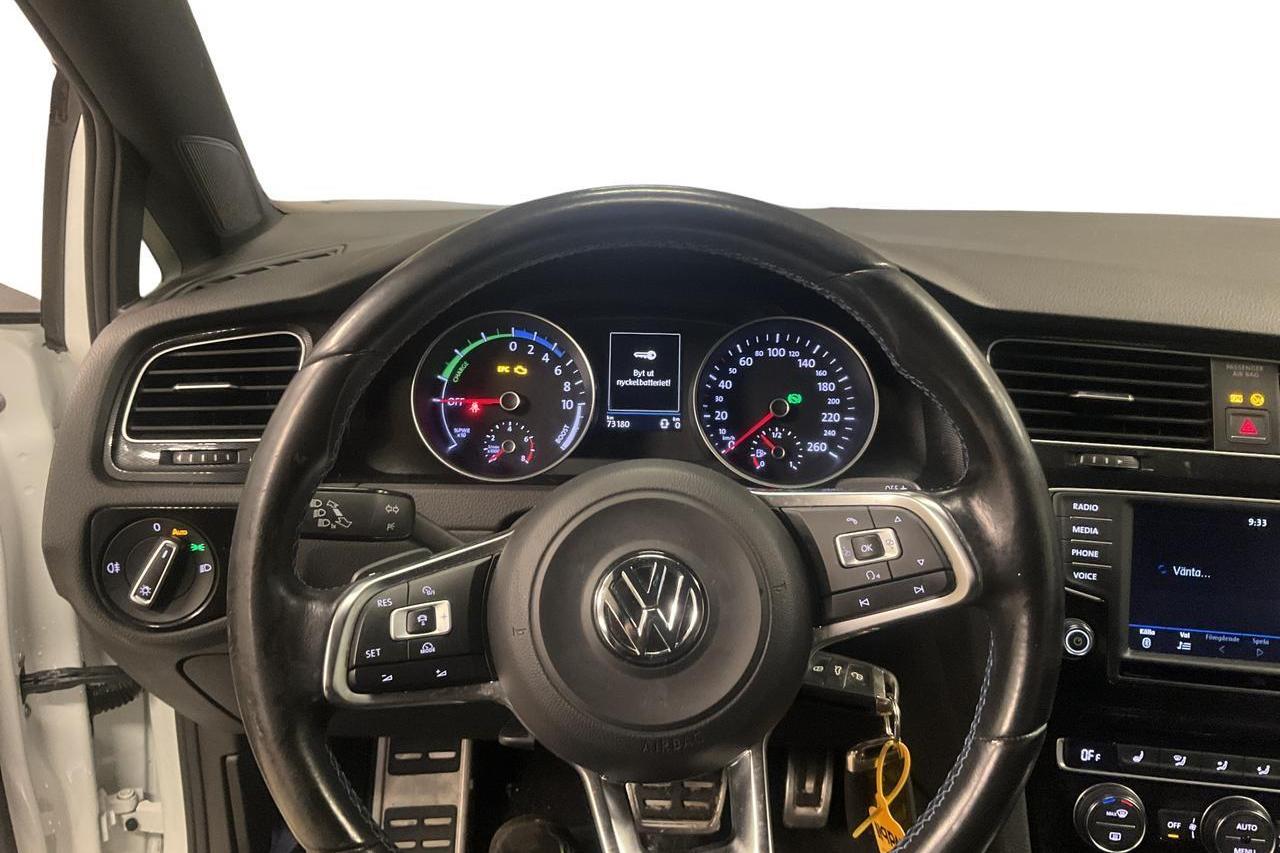 VW Golf VII GTE 5dr (204hk) - 73 170 km - Automatic - white - 2017