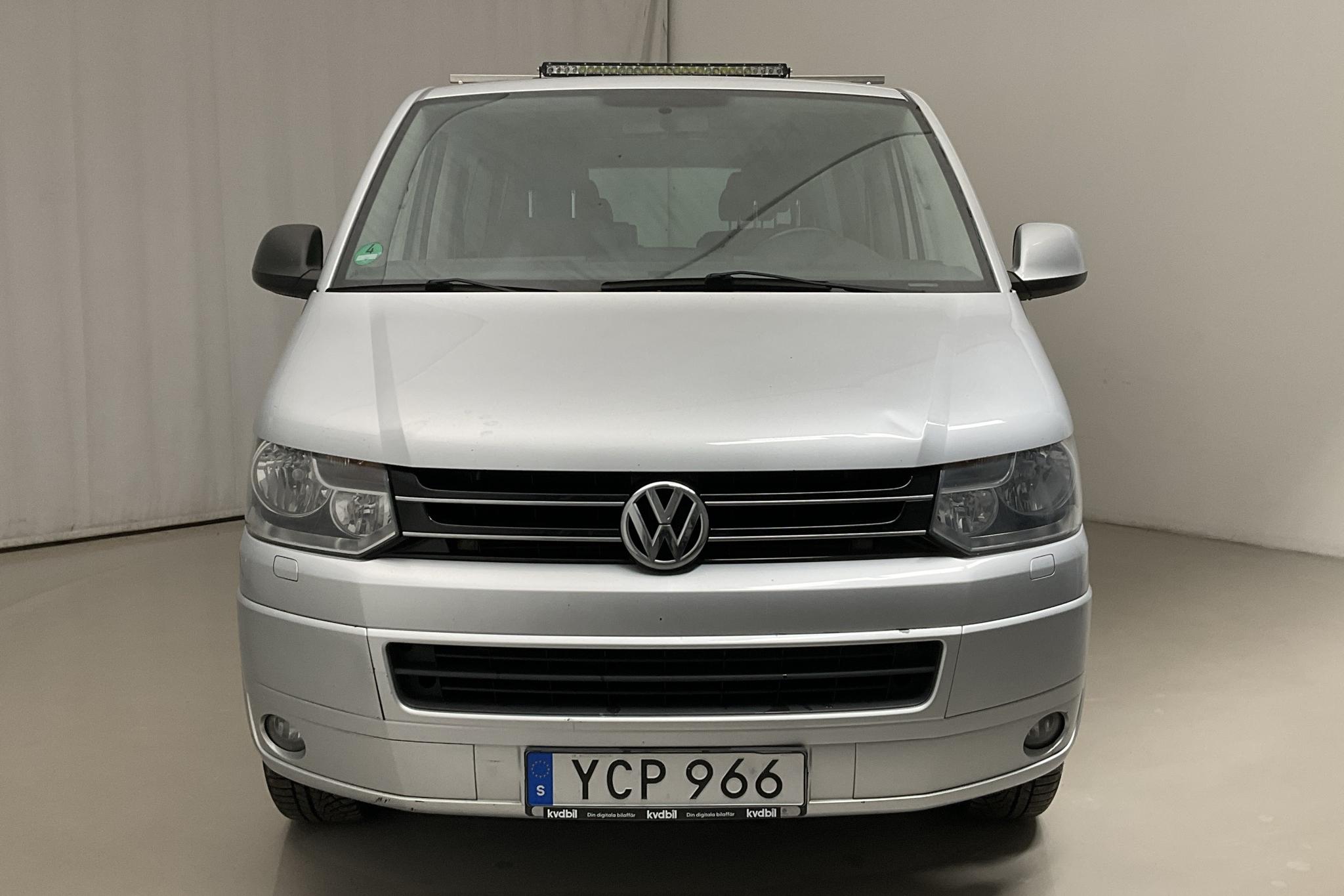 VW Multivan T5 2.0 TDI (140hk) - 202 900 km - Manual - silver - 2012