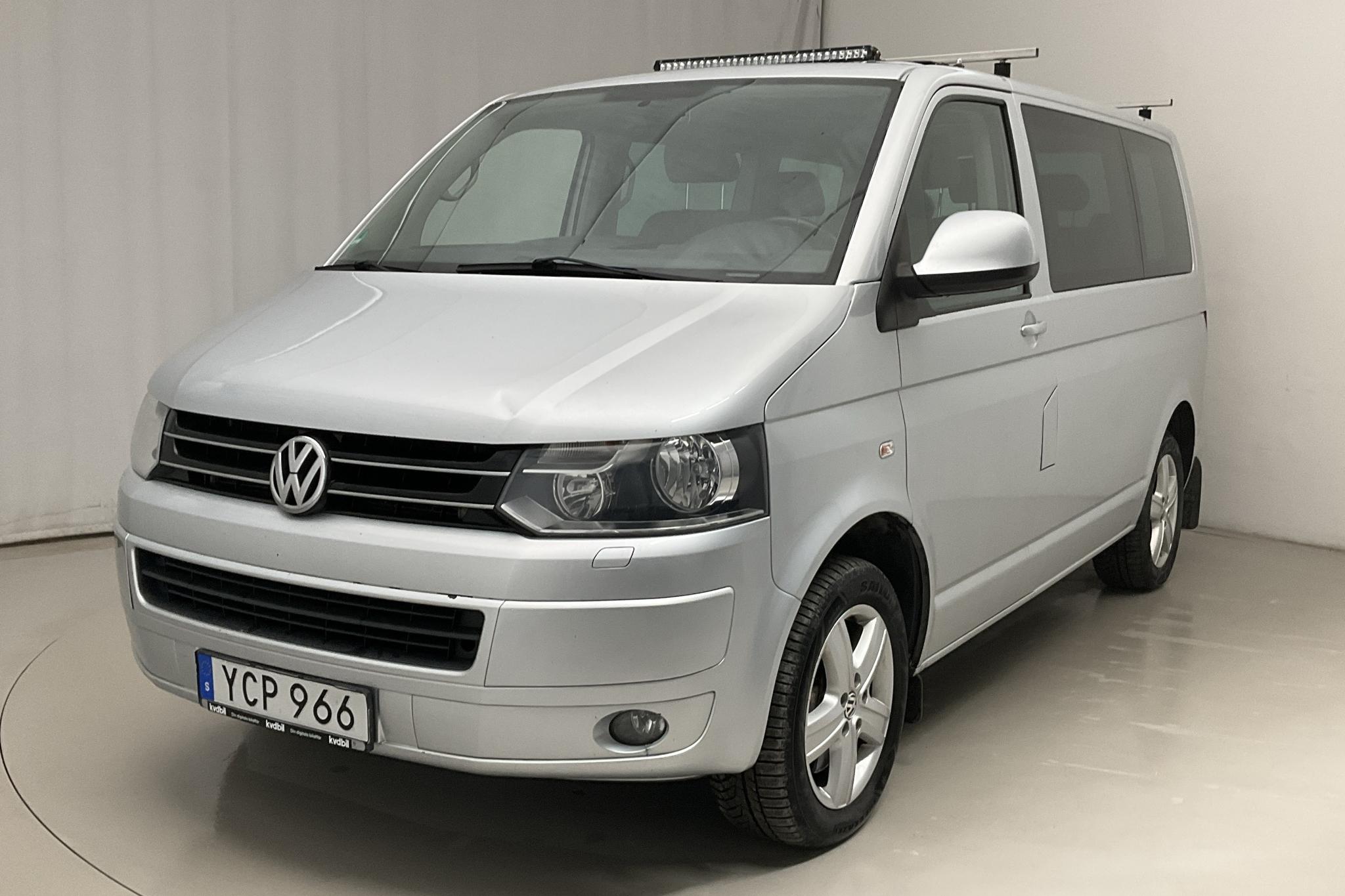 VW Multivan T5 2.0 TDI (140hk) - 202 900 km - Manual - silver - 2012