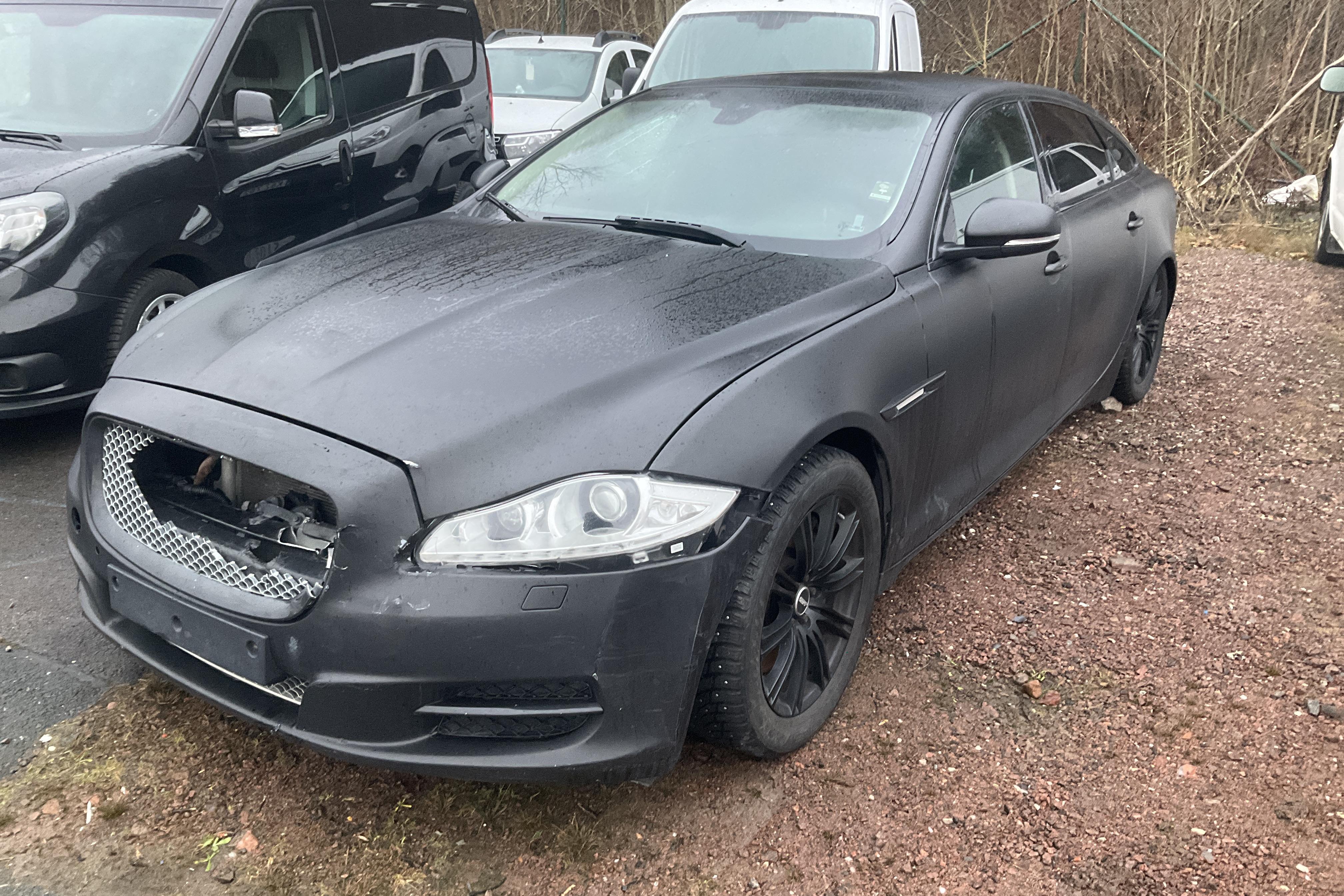 Jaguar XJ 3.0 D (275hk) - 131 270 km - Automatyczna - czarny - 2015