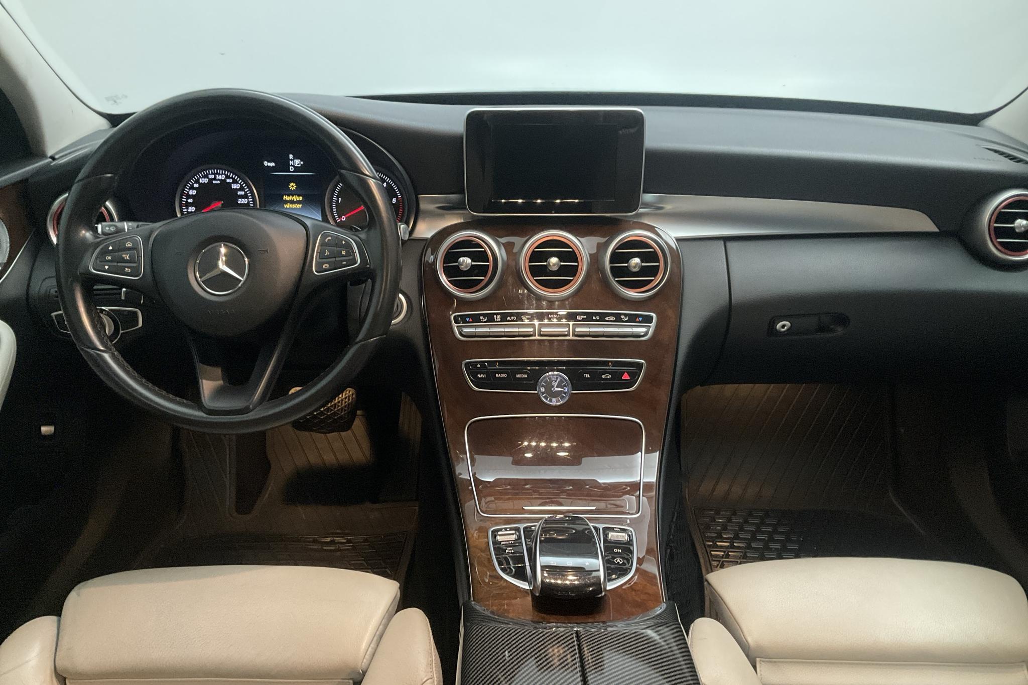 Mercedes C 220 BlueTEC W205 (170hk) - 22 797 mil - Automat - silver - 2015