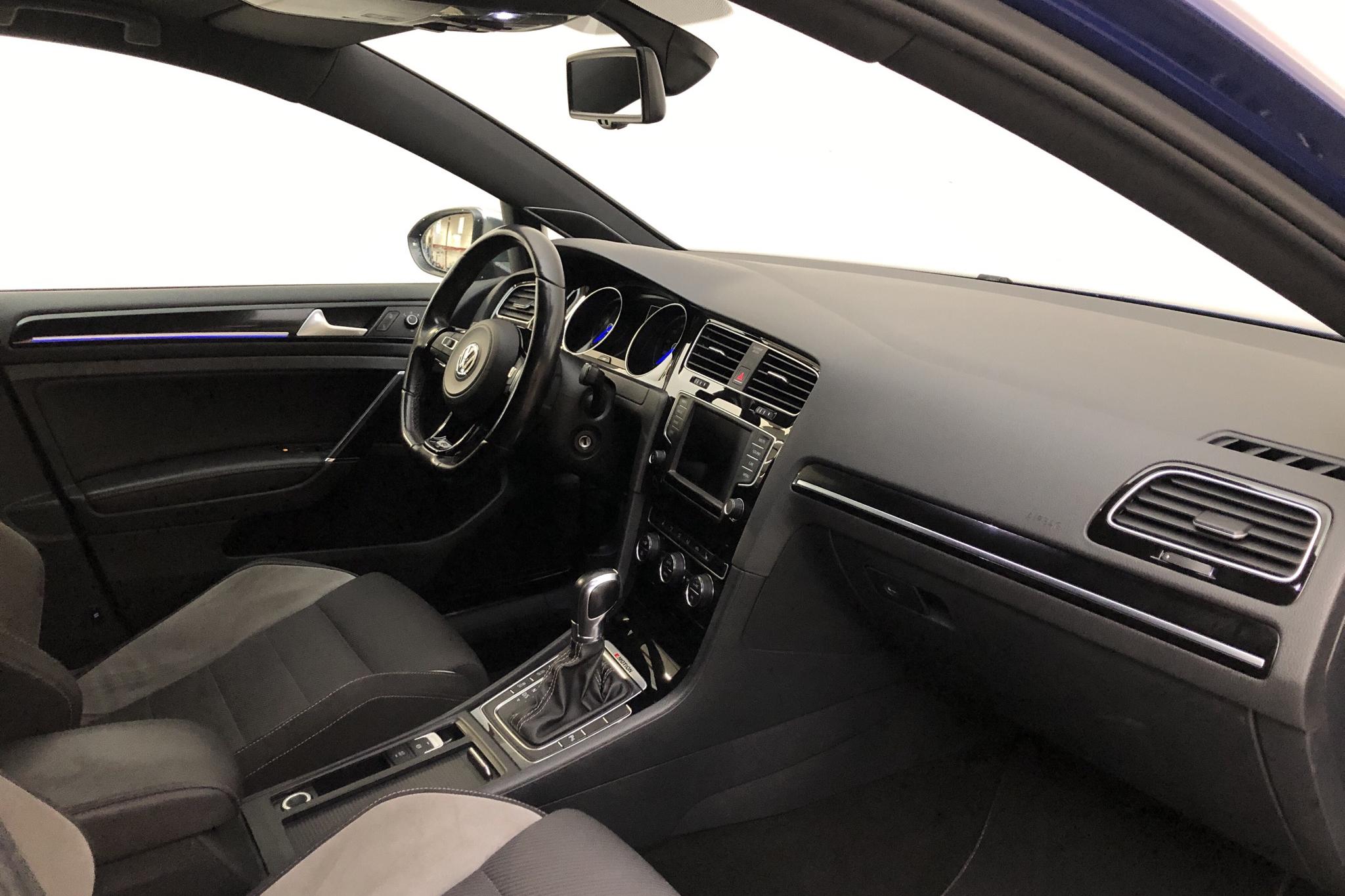VW Golf R VII 2.0 TSI Sportscombi 4Motion (300hk) - 222 110 km - Automatic - blue - 2016