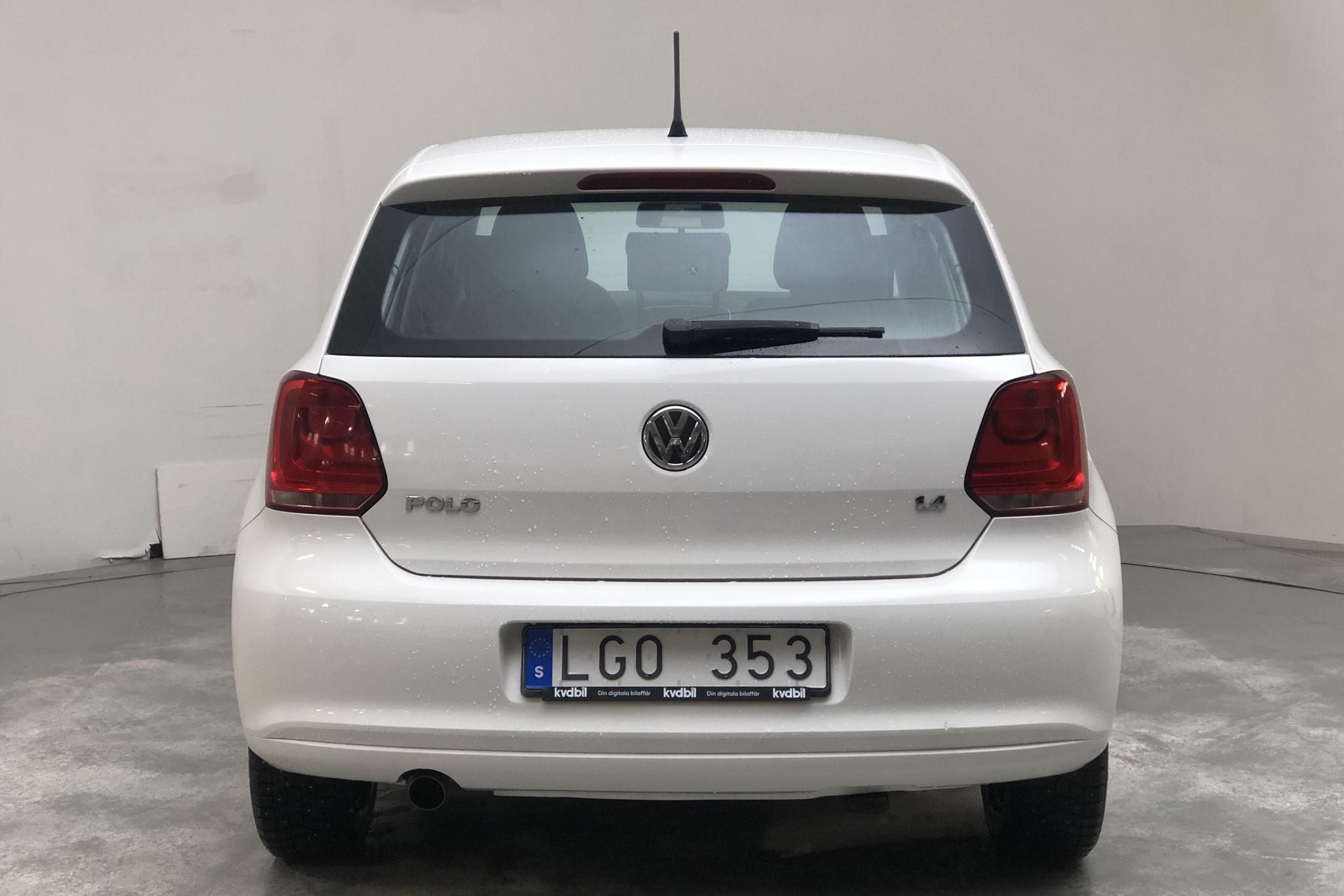 VW Polo 1.4 5dr (85hk) - 15 202 mil - Manuell - vit - 2011