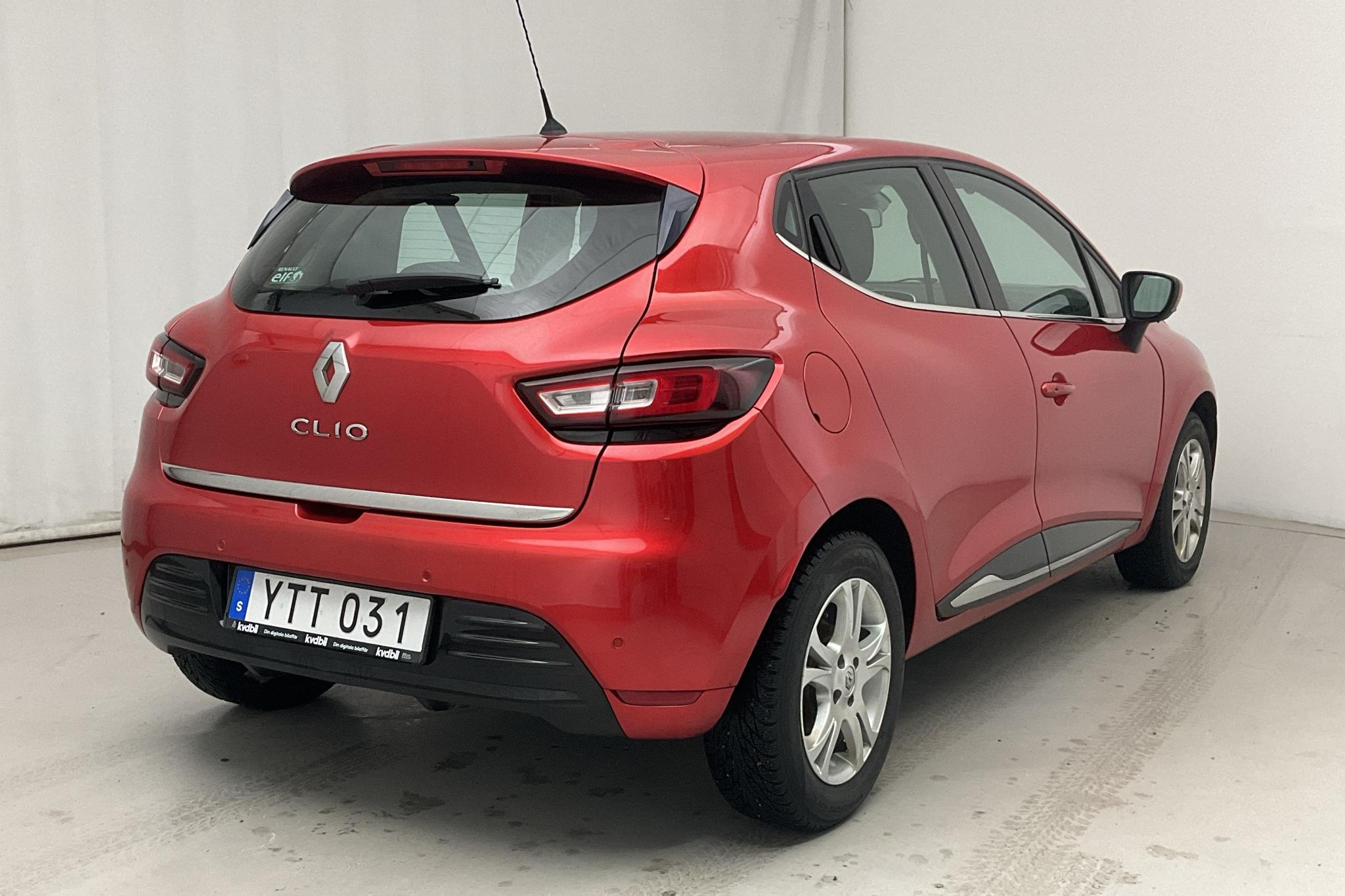 Renault Clio IV 0.9 TCe 90 5dr (90hk) - 6 703 mil - Manuell - röd - 2018