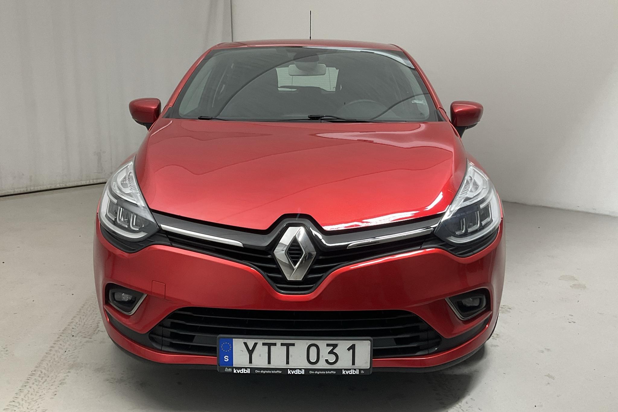 Renault Clio IV 0.9 TCe 90 5dr (90hk) - 6 703 mil - Manuell - röd - 2018