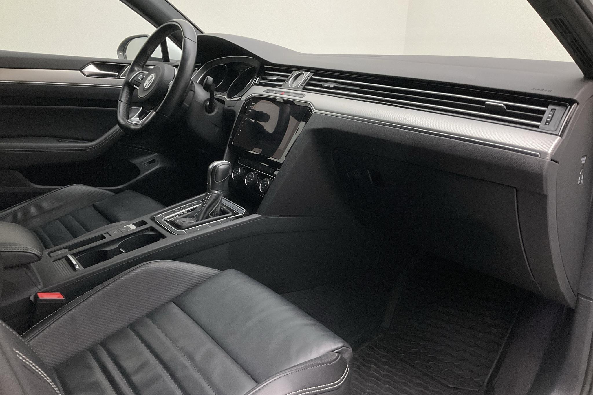 VW Passat 2.0 TFSI Sportscombi (220hk) - 66 310 km - Automatic - white - 2018