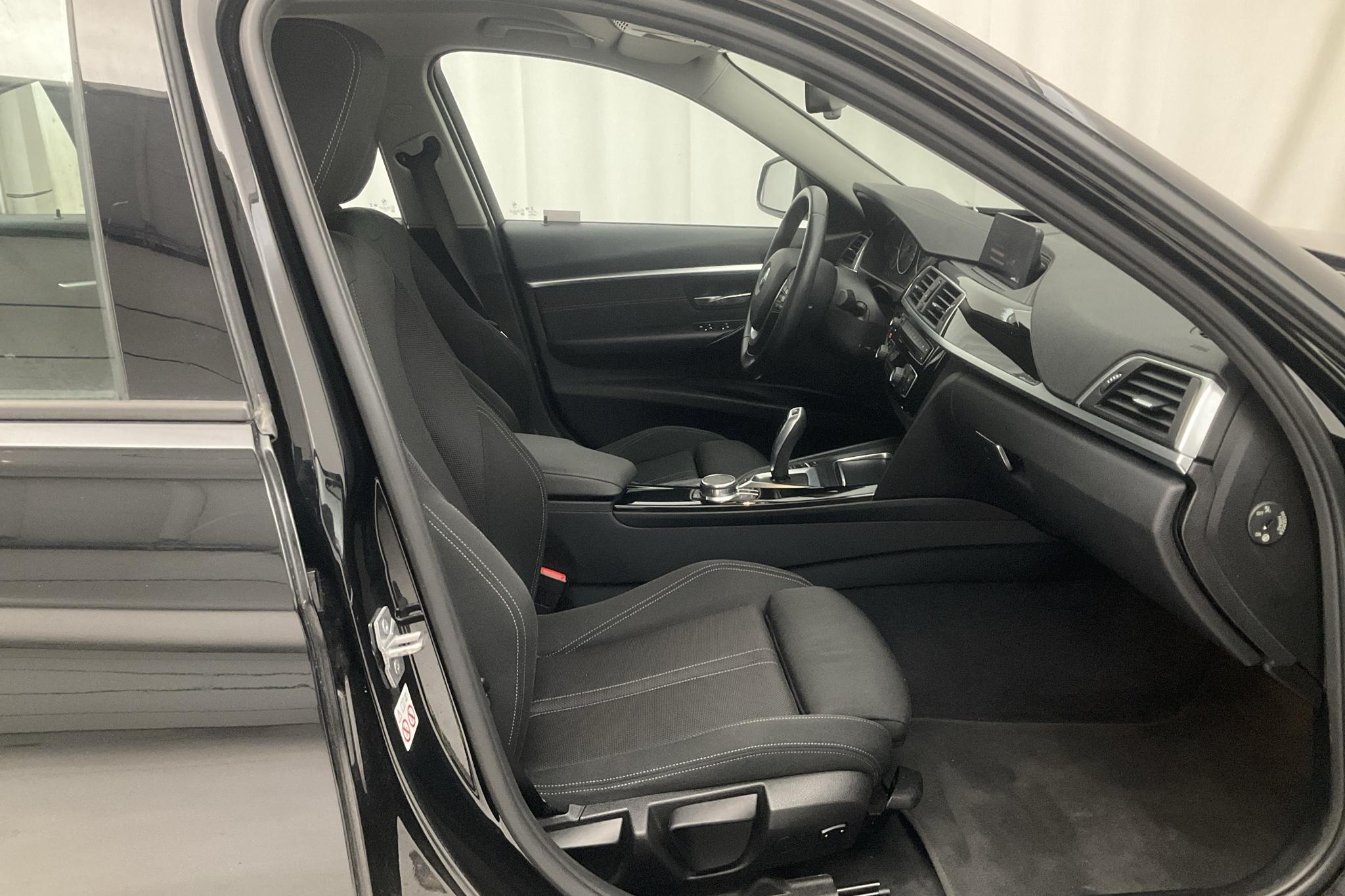 BMW 330e Sedan, F30 (252hk) - 93 100 km - Automatic - black - 2018