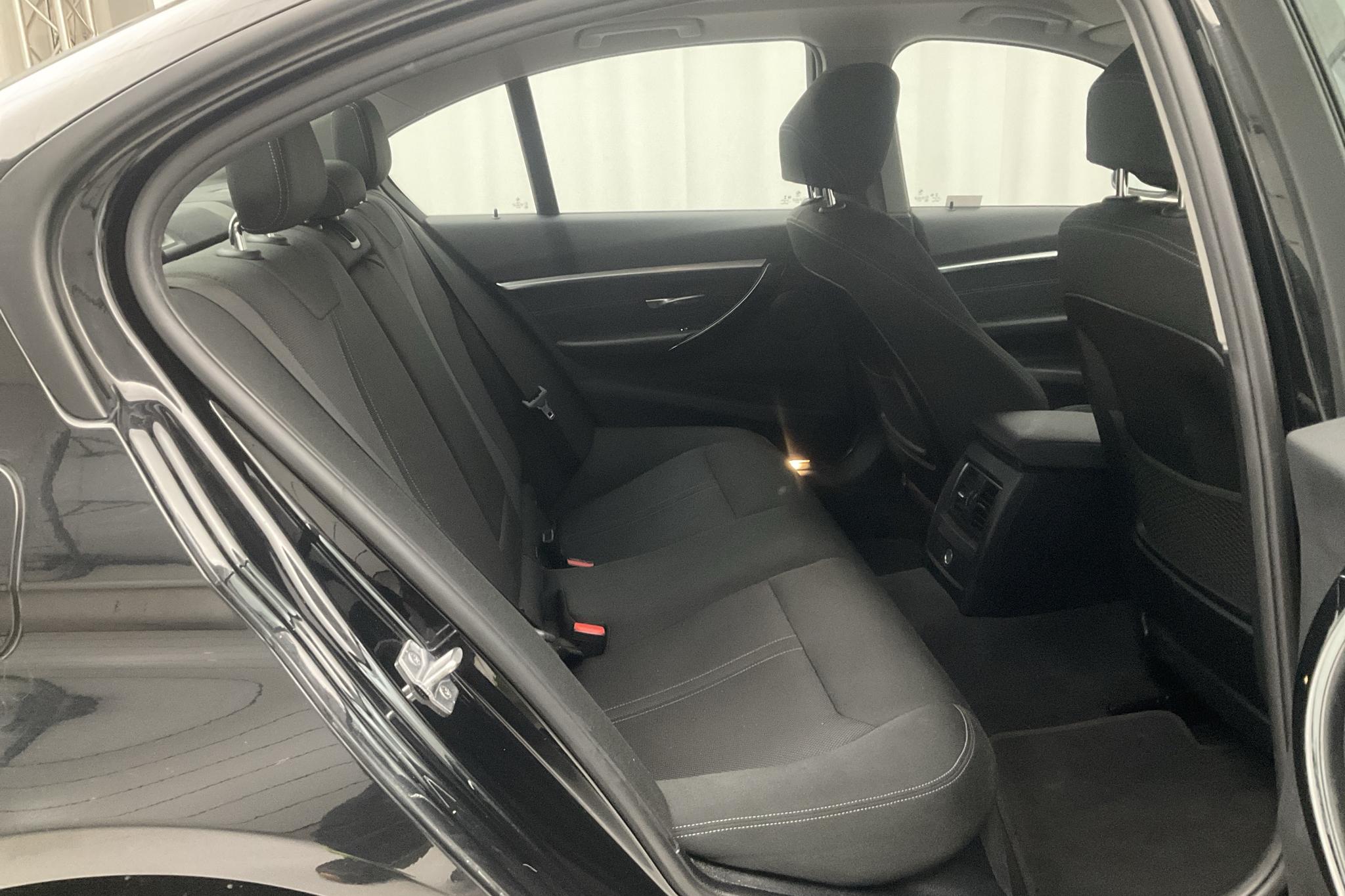 BMW 330e Sedan, F30 (252hk) - 9 310 mil - Automat - svart - 2018