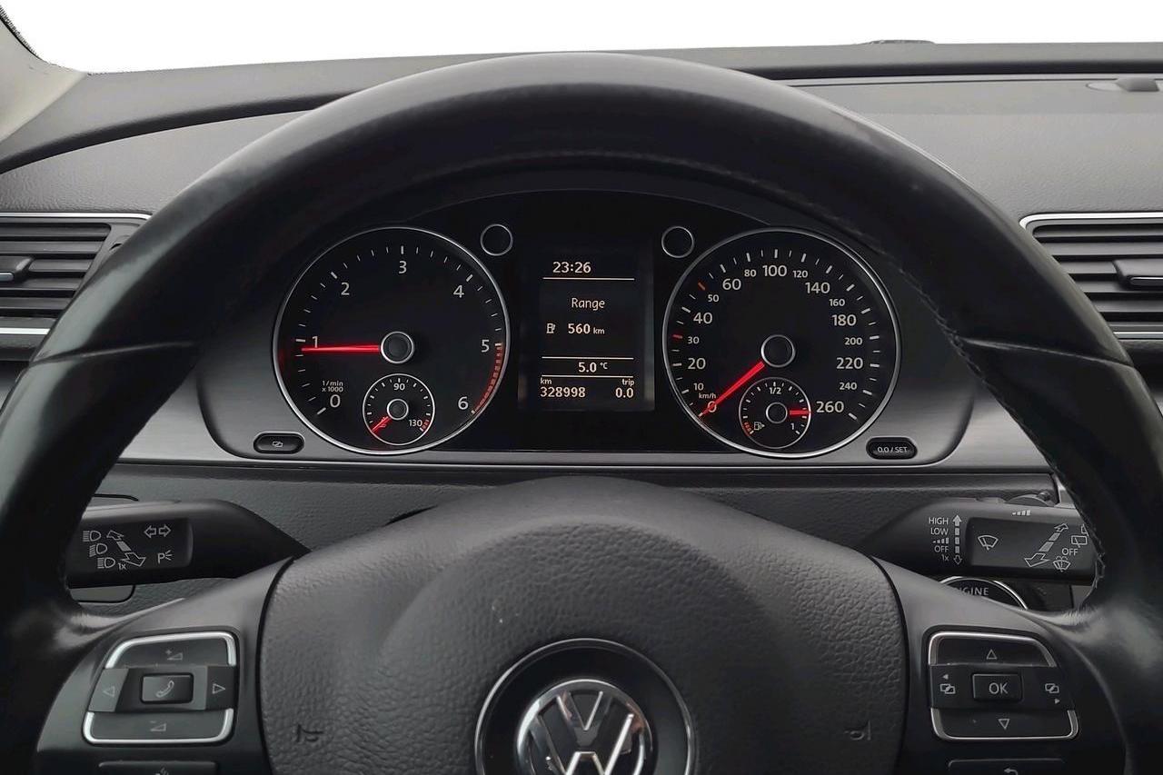 VW Passat 2.0 TDI BlueMotion Technology Variant (140hk) - 32 899 mil - Manuell - Dark Brown - 2011